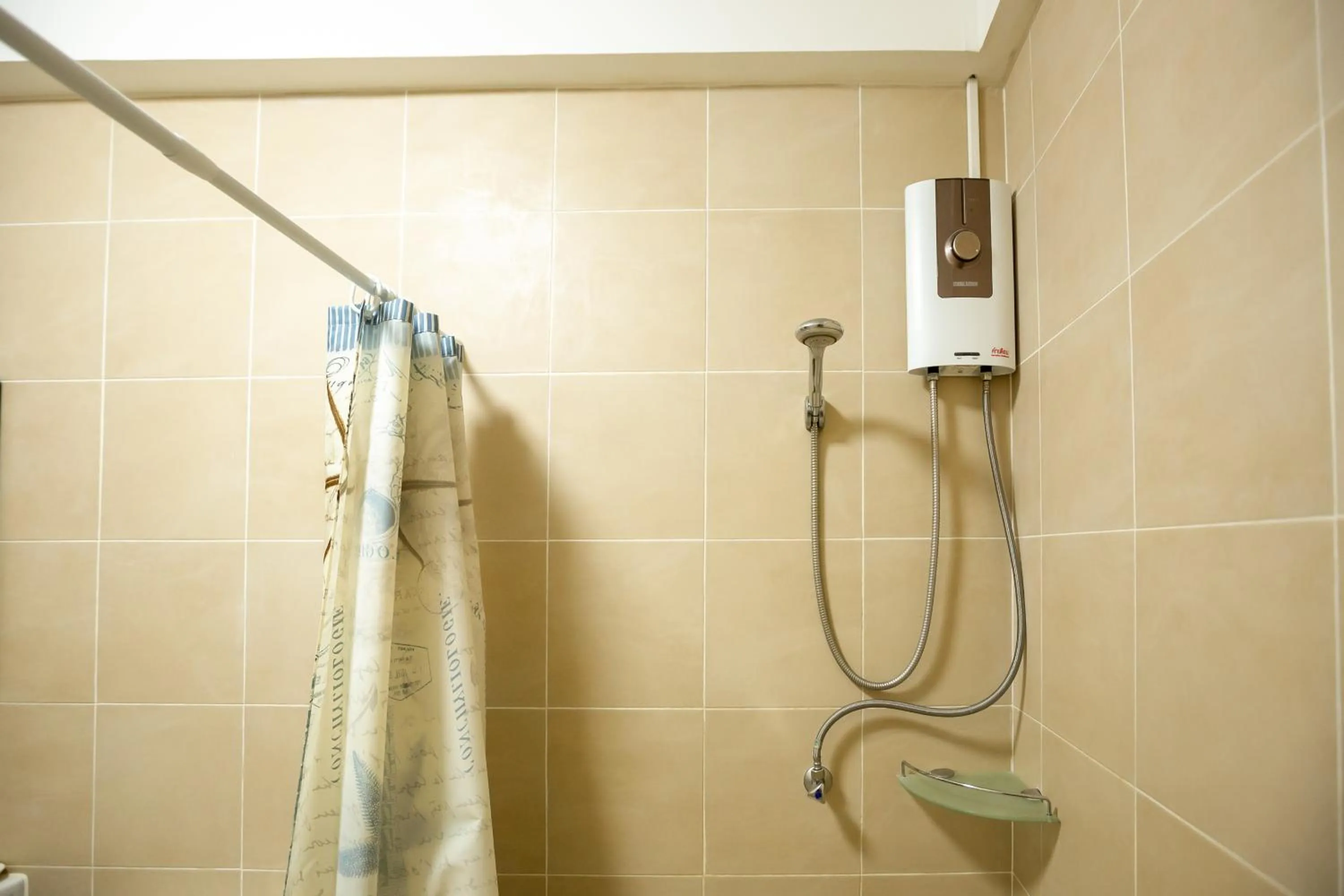 Bathroom in Thipurai Annex Hotel