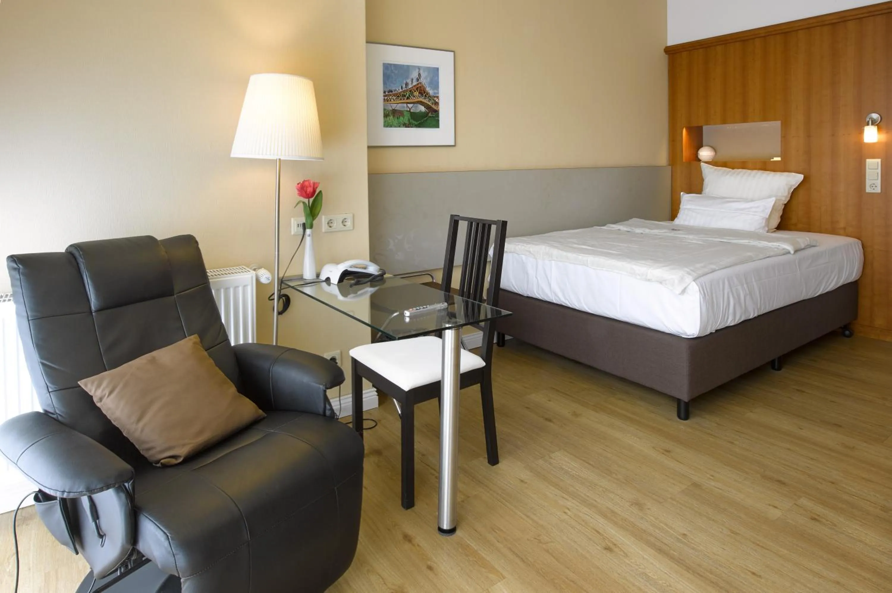 Photo of the whole room, Bed in Hotel Kleiner Riesen