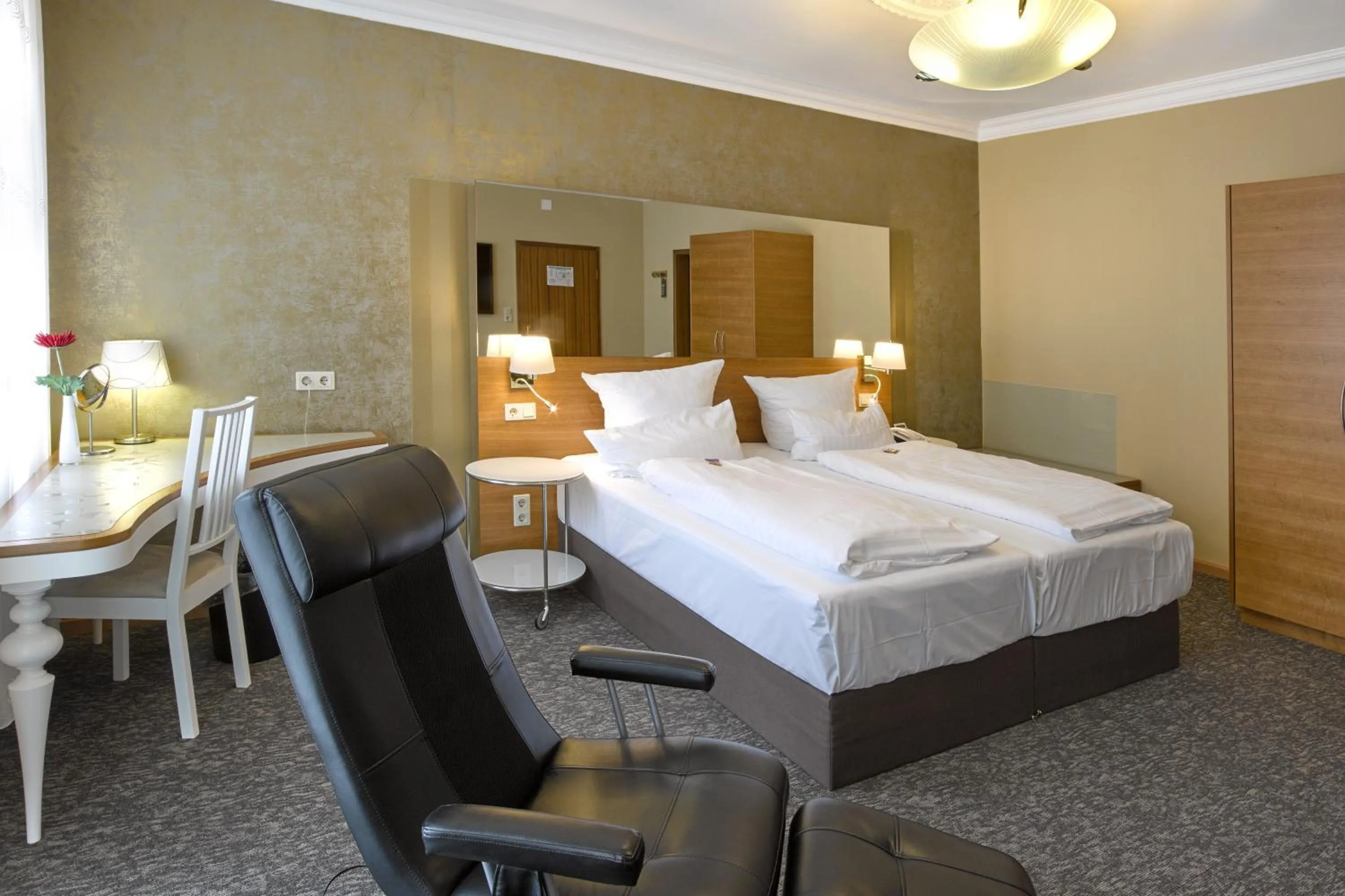 Photo of the whole room, Bed in Hotel Kleiner Riesen