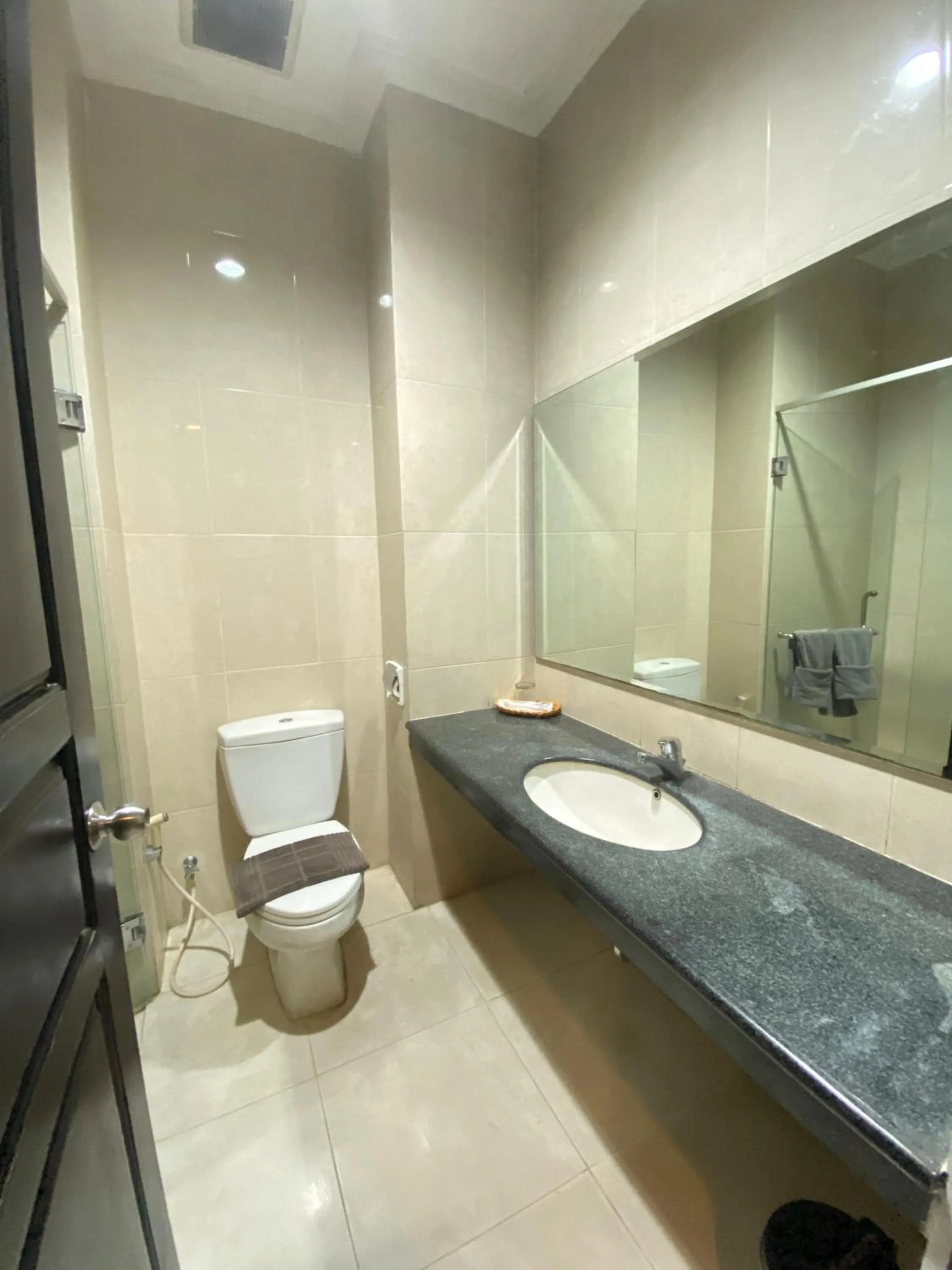 Bathroom in Hotel 88 Jember By WH - Strategic Location In The City Center