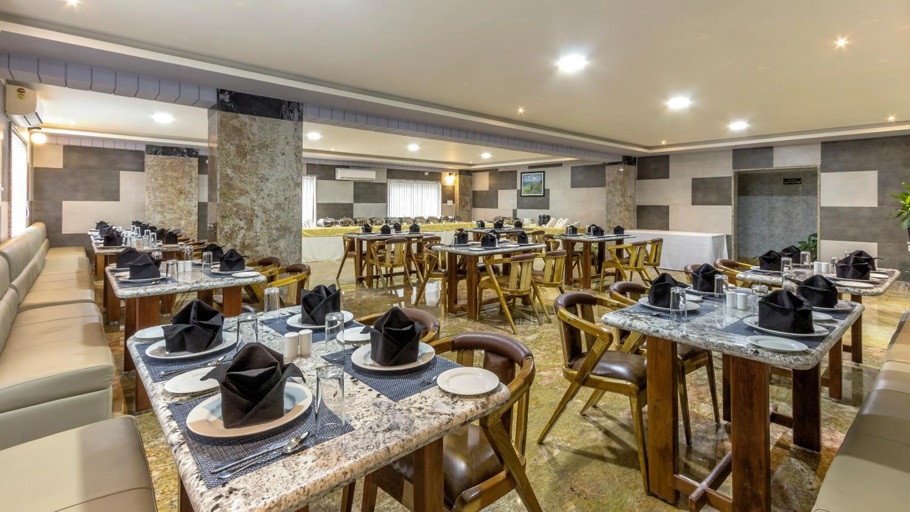 Restaurant/places to eat in Hotel Presidency-Electronic City Phase II
