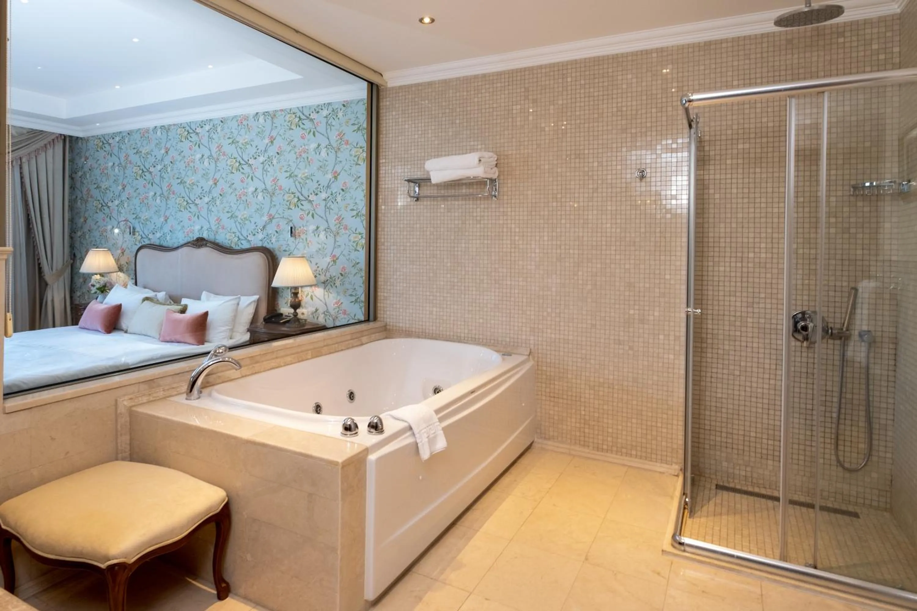 Bed in Villa Augusto Boutique Hotel & SPA