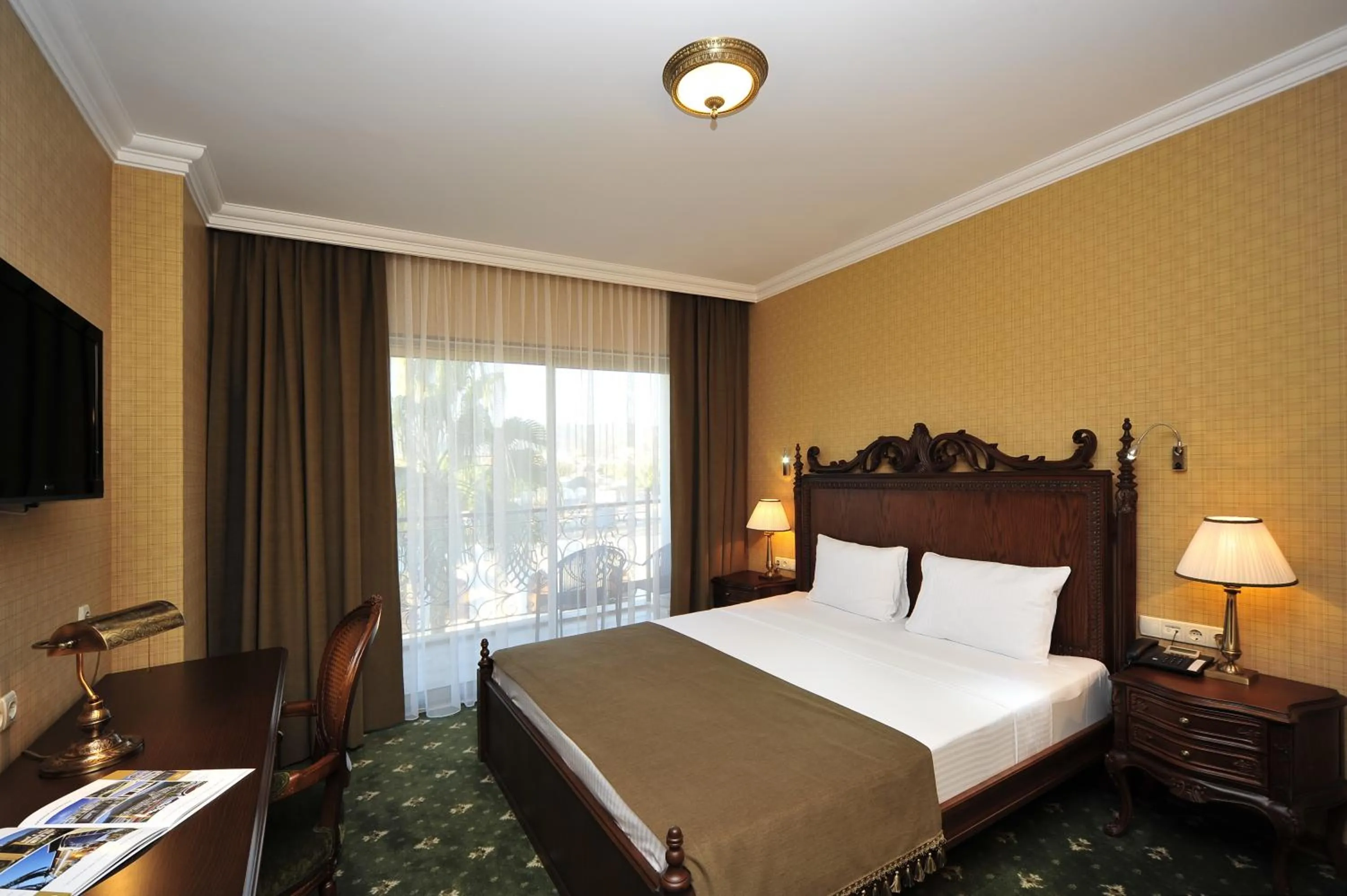 TV and multimedia in Villa Augusto Boutique Hotel & SPA