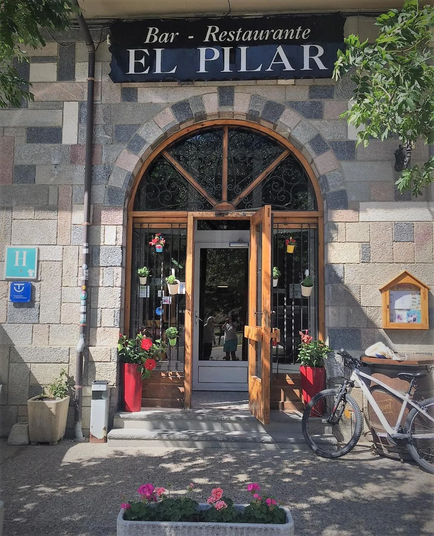 Property building in El Pilar