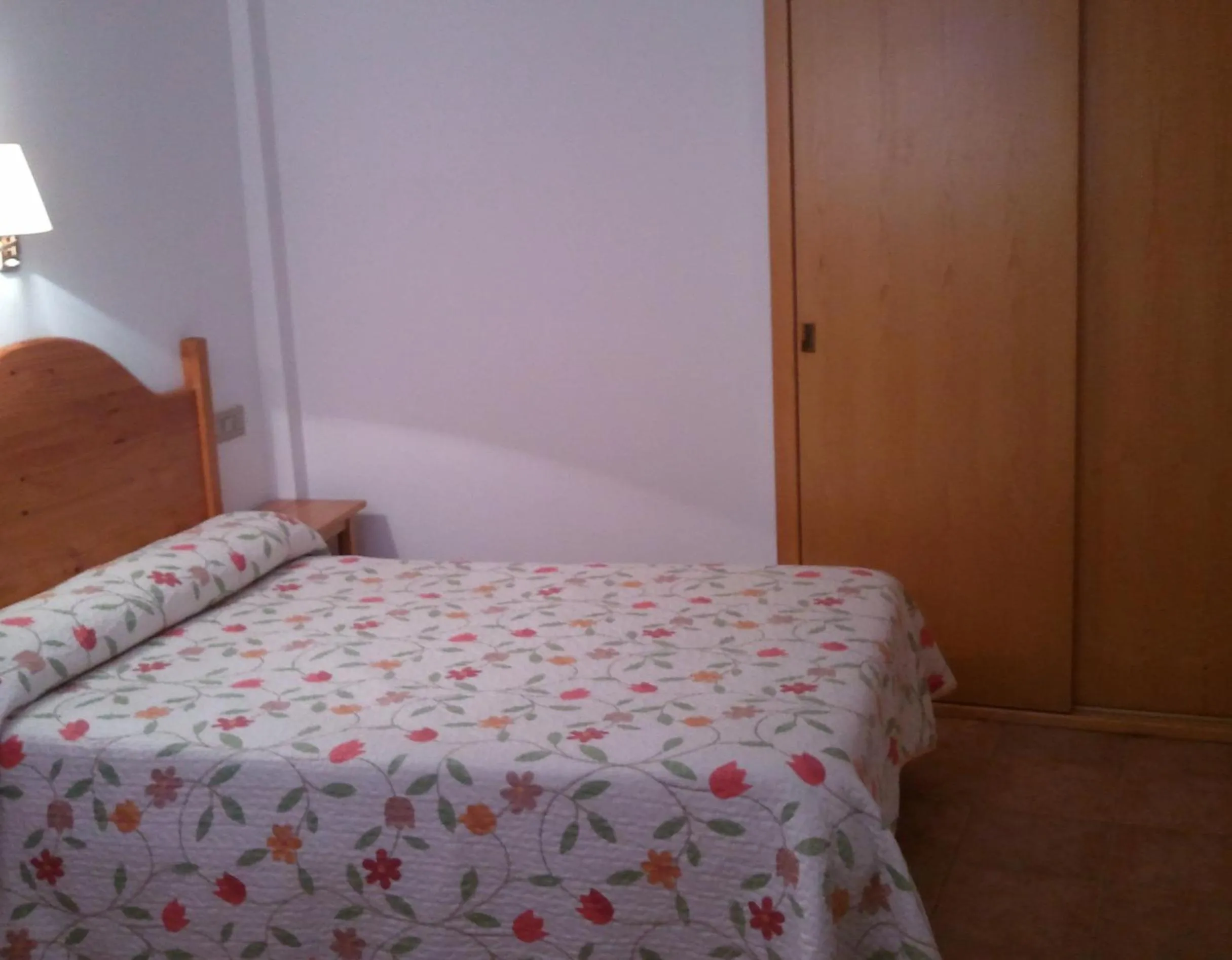 Photo of the whole room, Bed in El Pilar