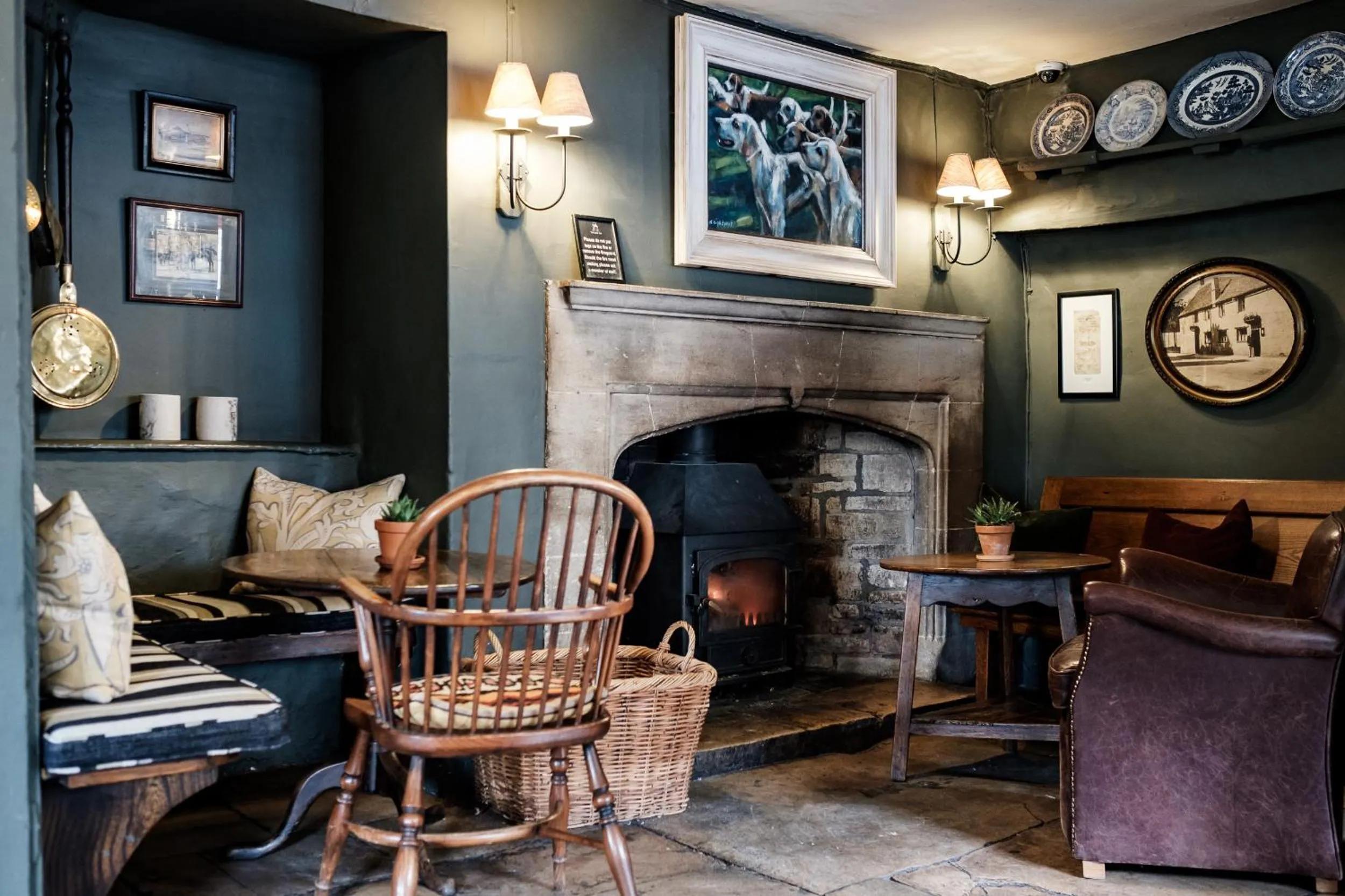 Lounge or bar in The Lamb Inn