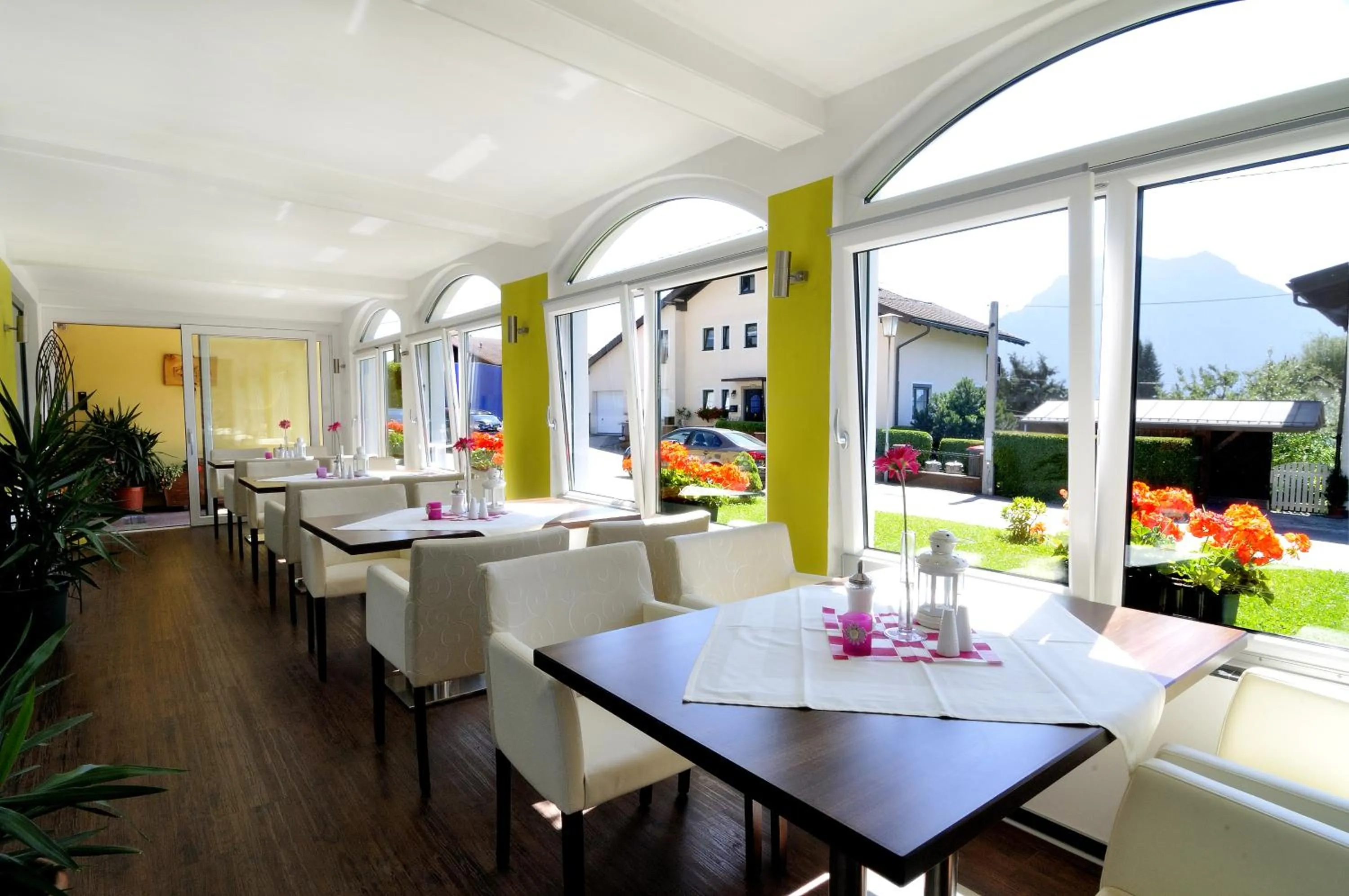 Restaurant/places to eat in Panorama Hotel Traunstein