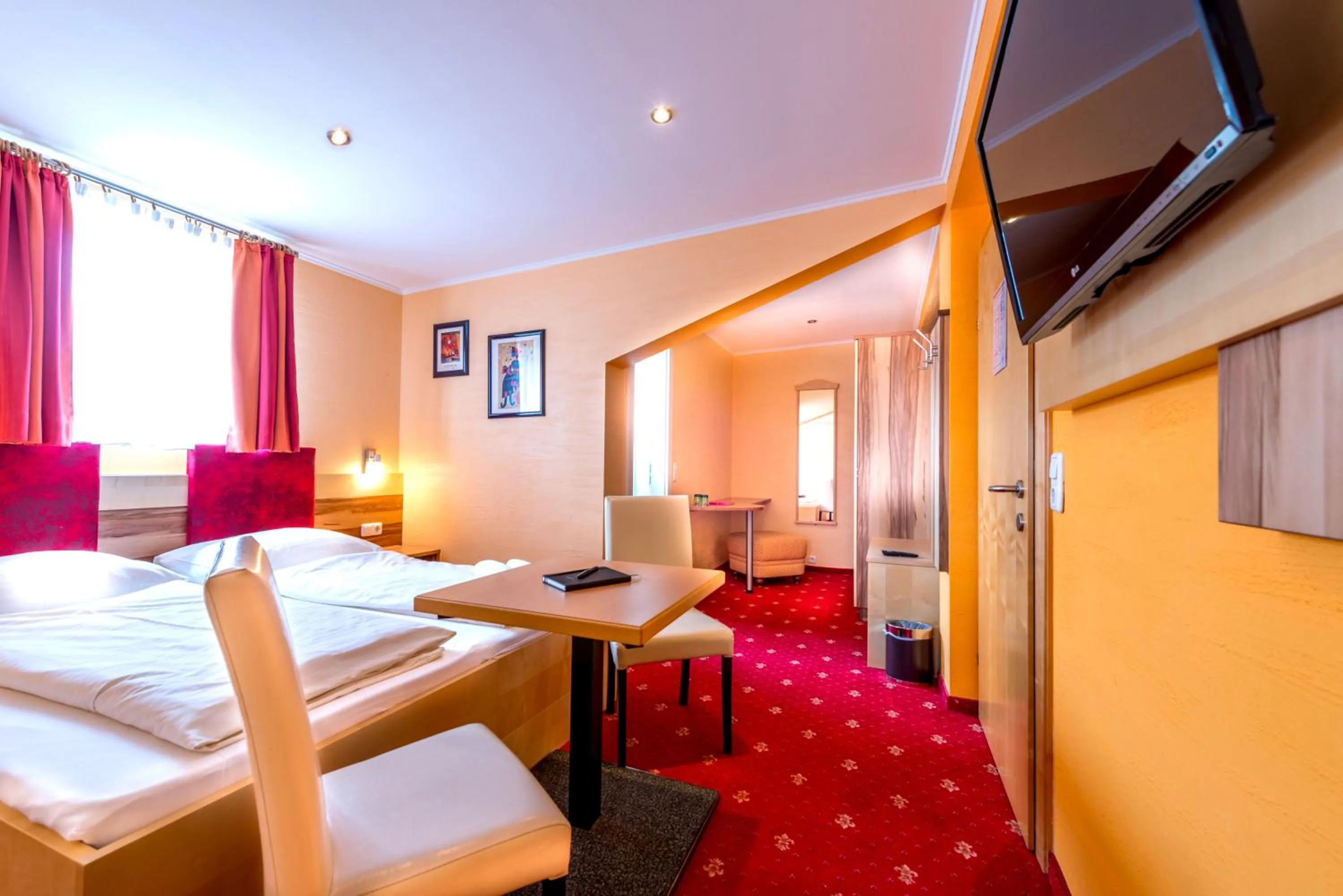 Bed in Panorama Hotel Traunstein