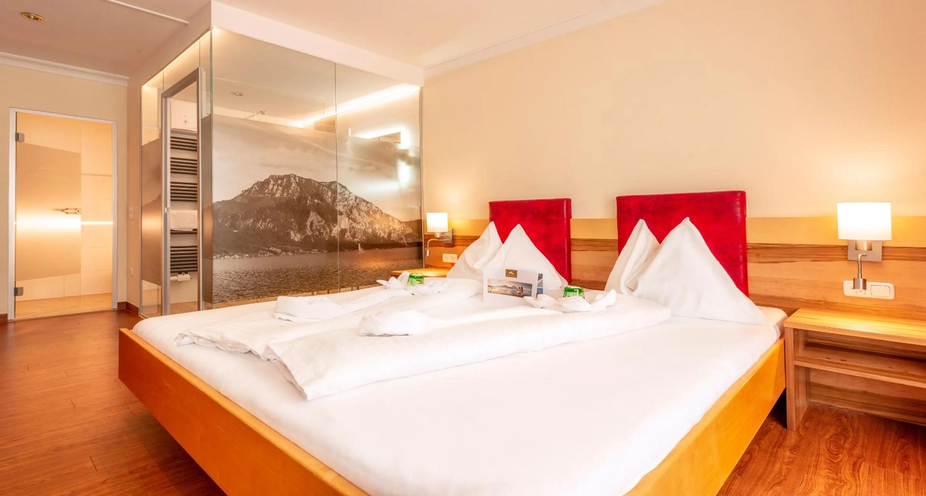 Bed in Panorama Hotel Traunstein