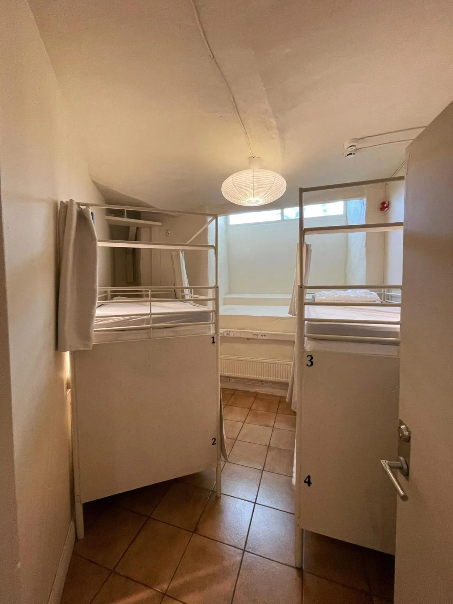 Bed, Bunk Bed in Lodge32