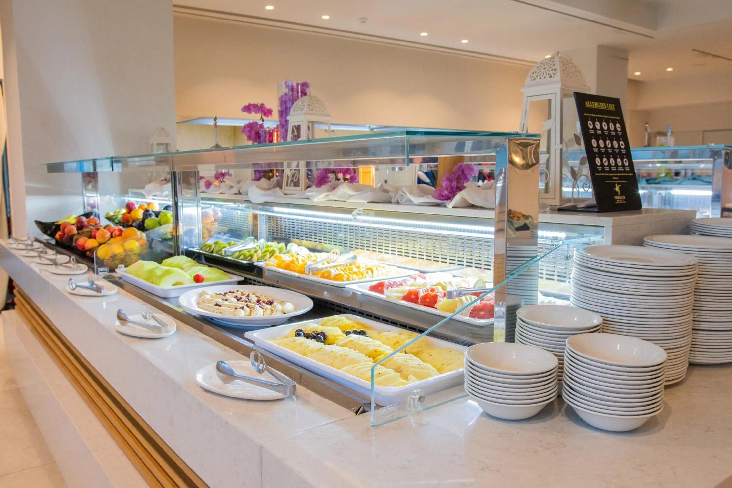 Restaurant/places to eat in Pegasos Deluxe Beach Hotel