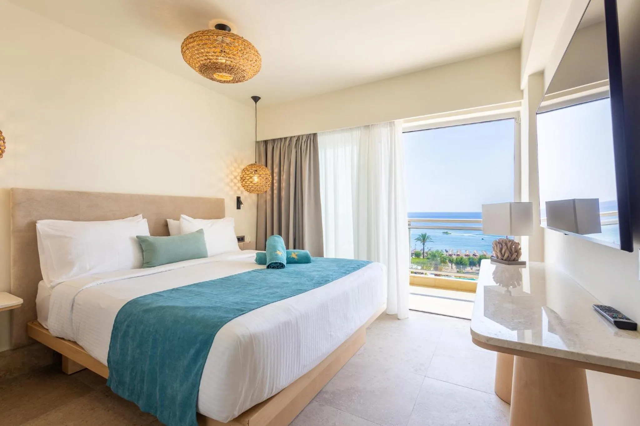 Bedroom, Bed in Pegasos Deluxe Beach Hotel