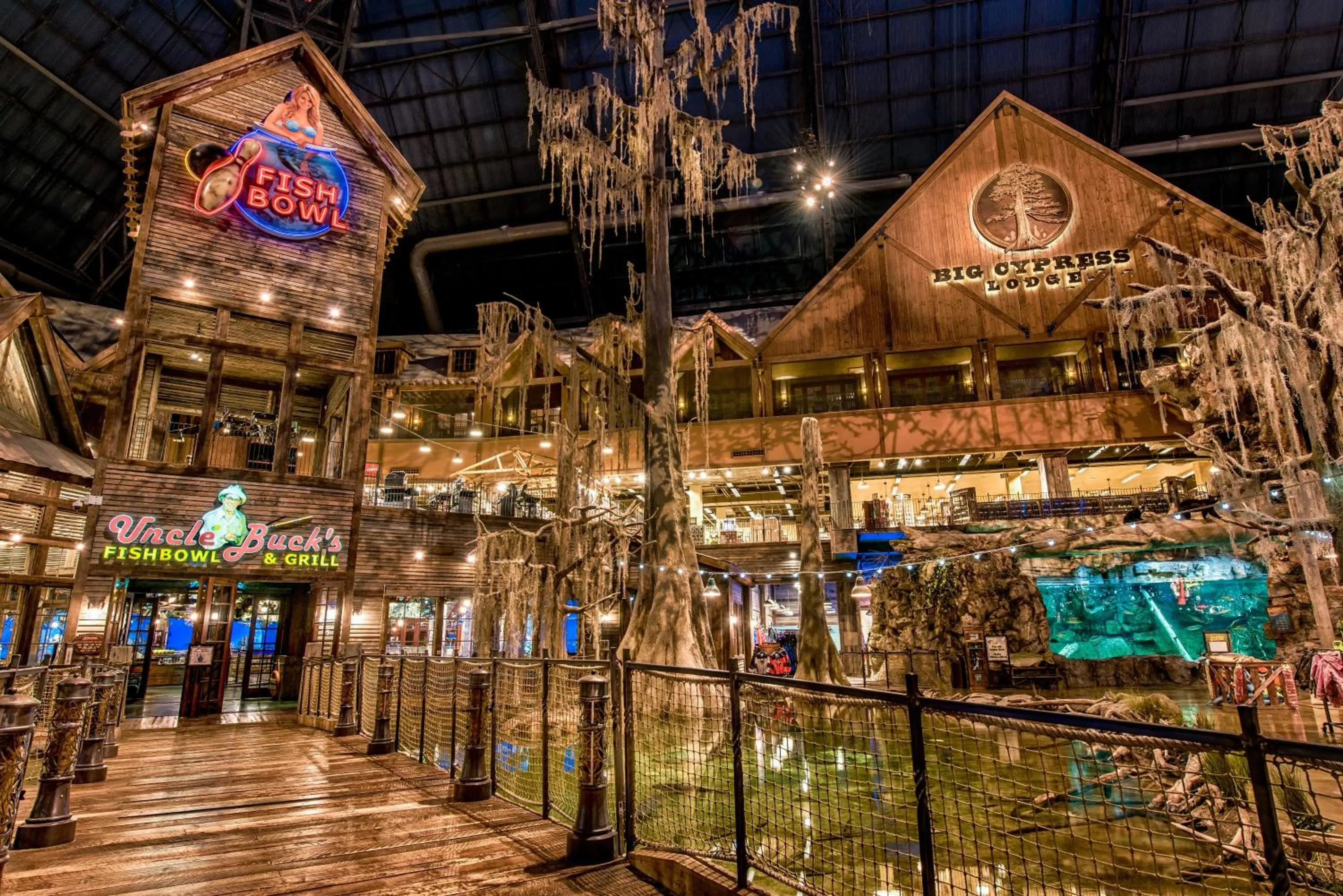 Restaurant/places to eat in Big Cypress Lodge