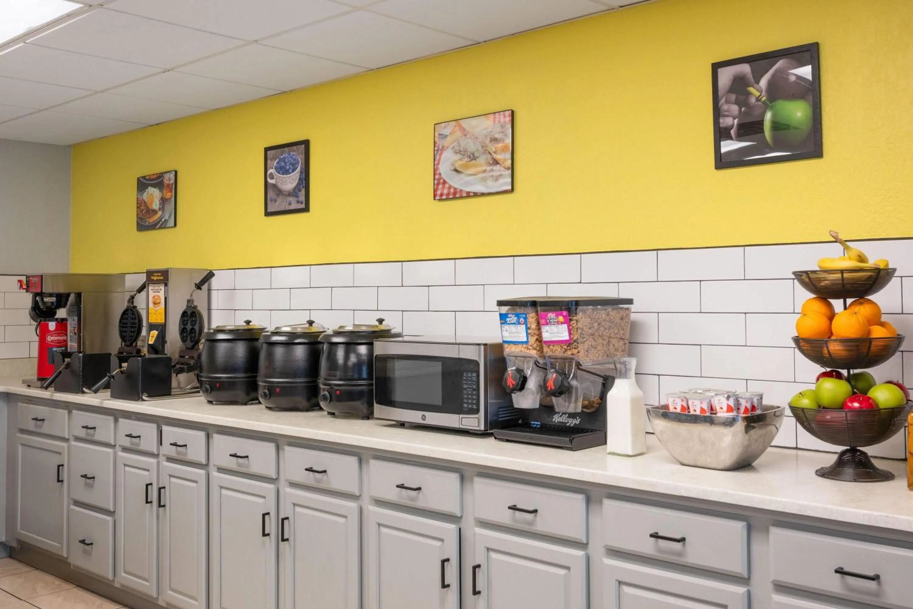 Breakfast in Super 8 by Wyndham Lake City