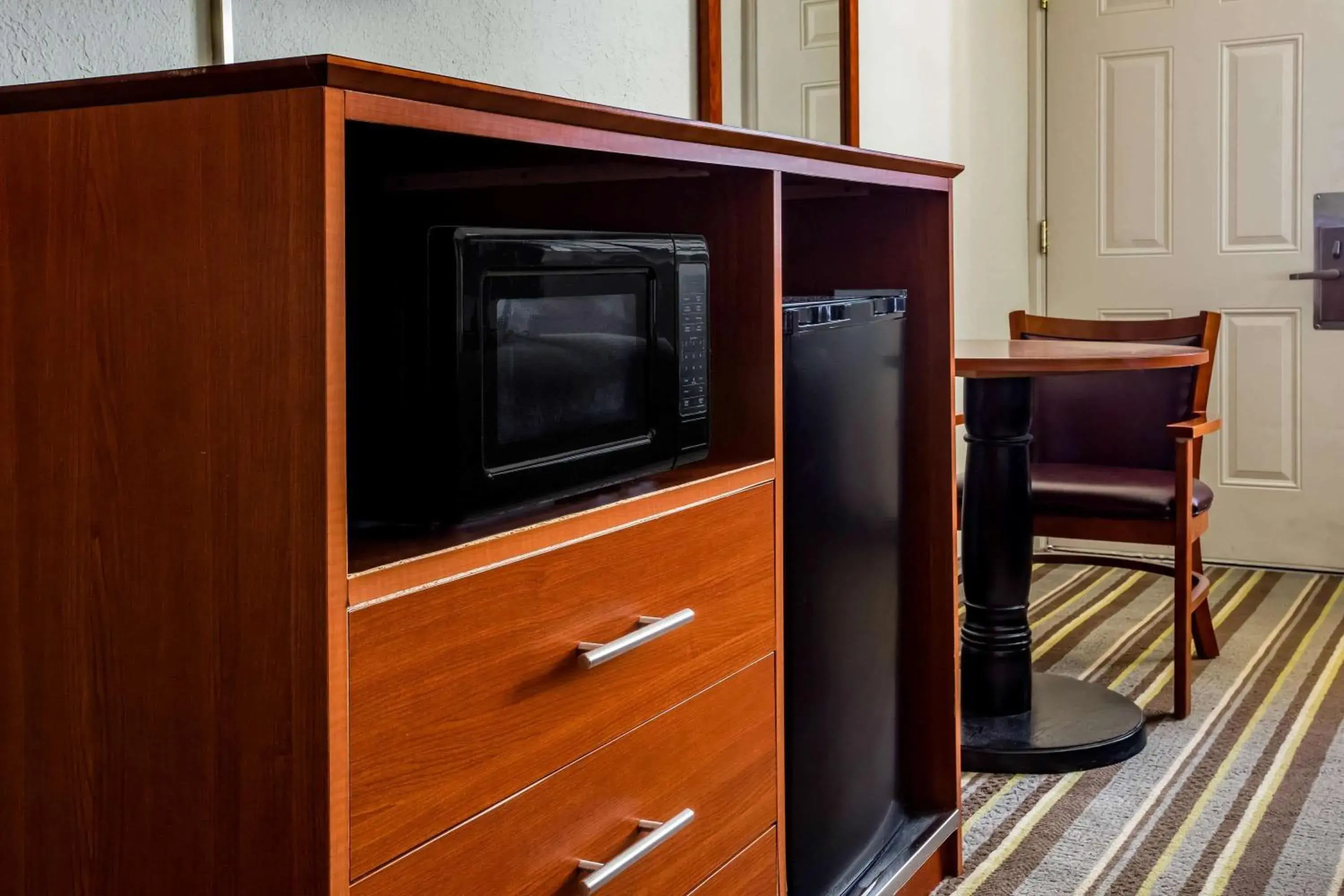 Double Room with Two Double Beds and Courtyard View - First Floor/Non-Smoking in Super 8 by Wyndham Lake City Double Room with Two Double Beds and Courtyard View - First Floor/Non-Smoking in Super 8 by Wyndham Lake City