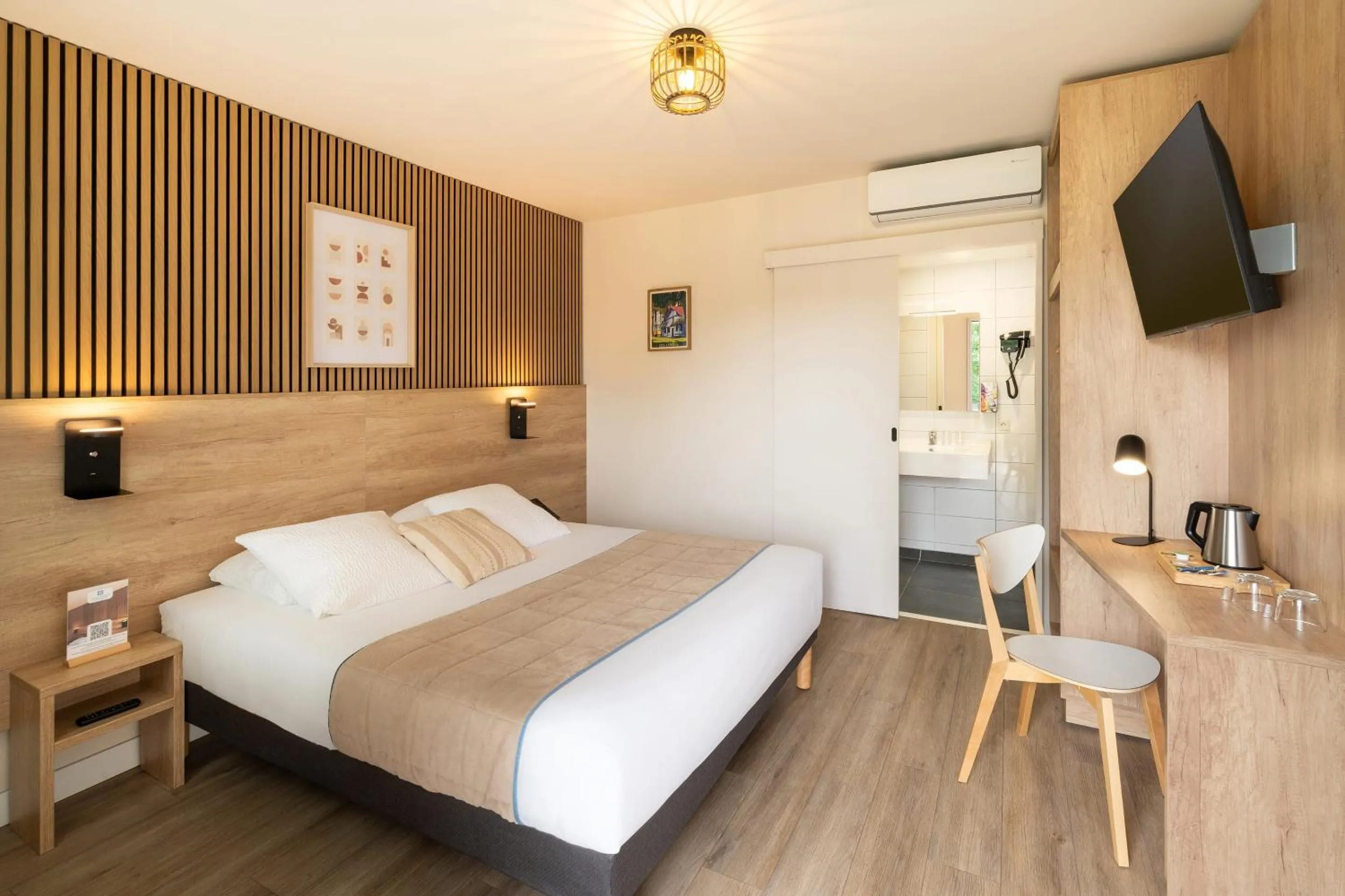 Bedroom, Bed in Sure Hotel by Best Western Mont-de-Marsan