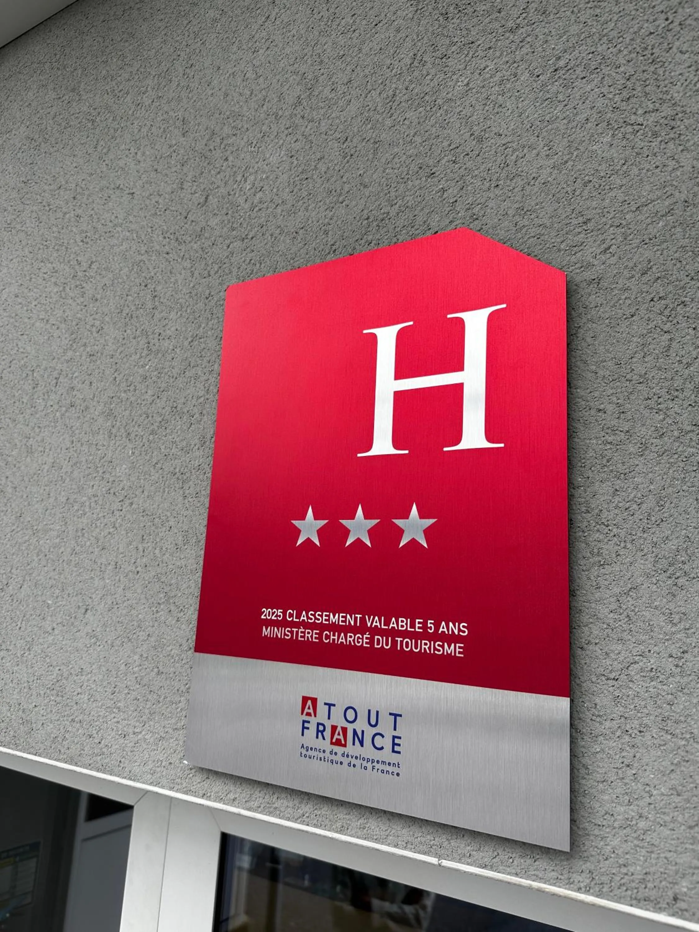 Property building in Sure Hotel by Best Western Mont-de-Marsan