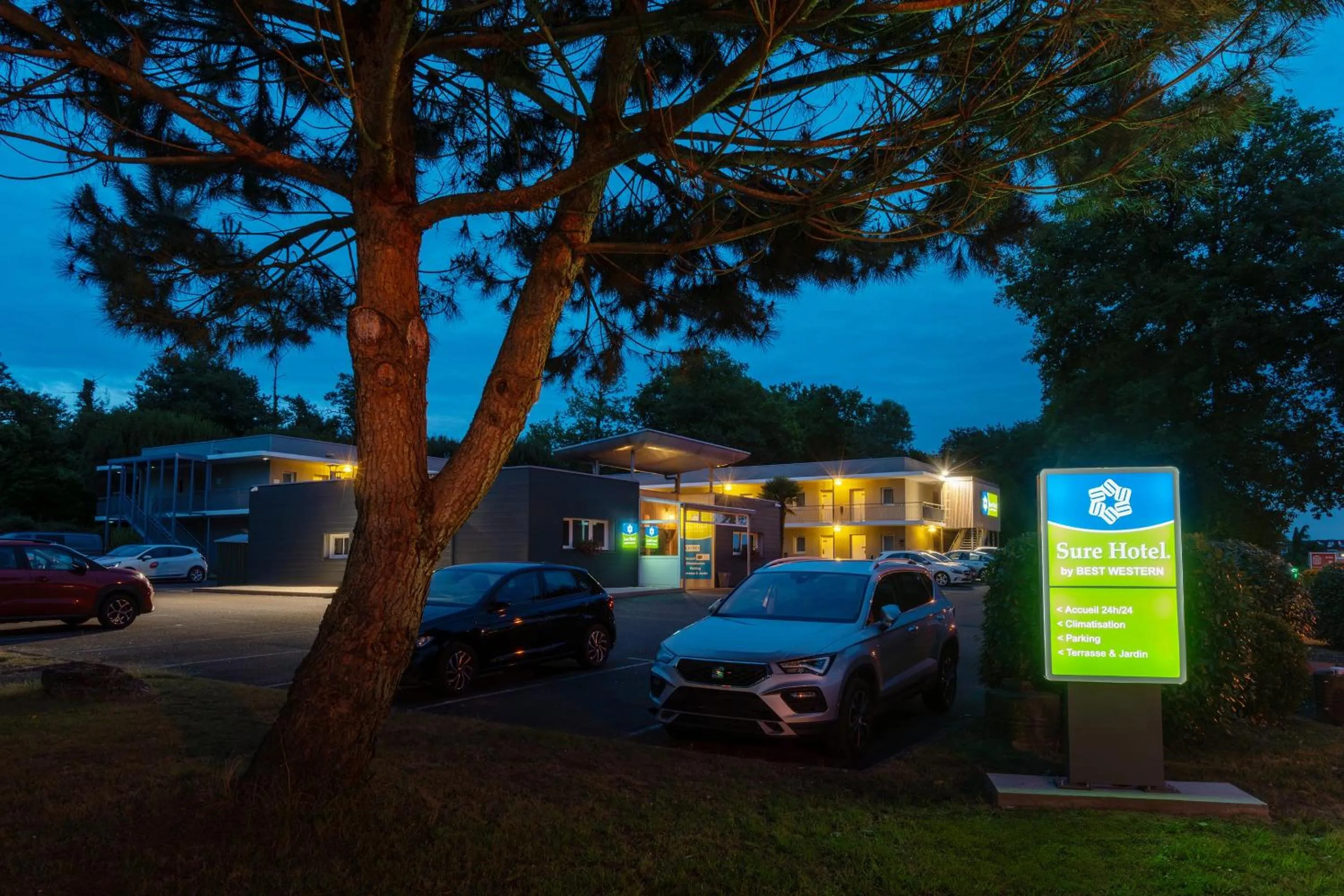 Property building in Sure Hotel by Best Western Mont-de-Marsan