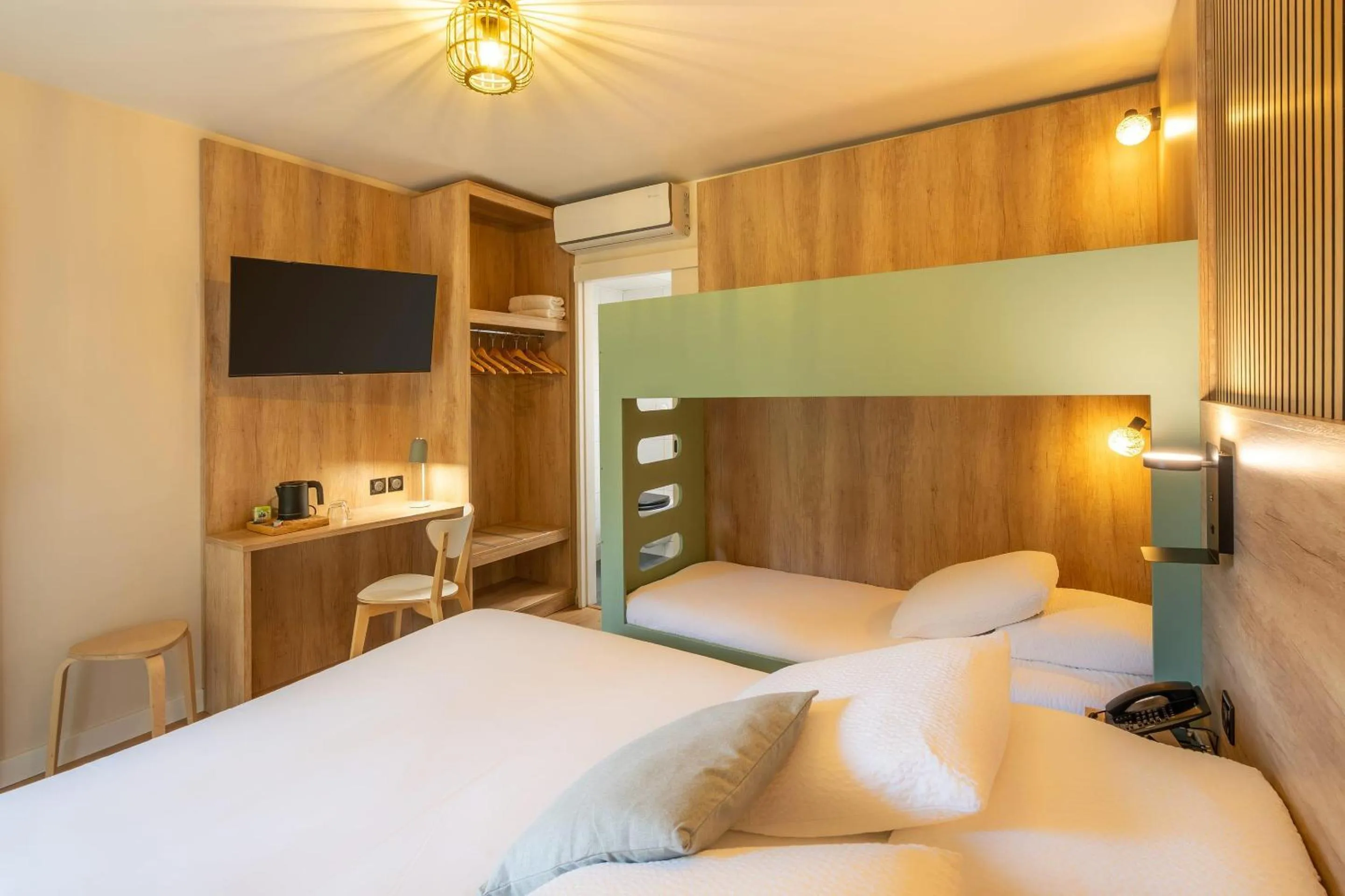 Bedroom, Bed in Sure Hotel by Best Western Mont-de-Marsan
