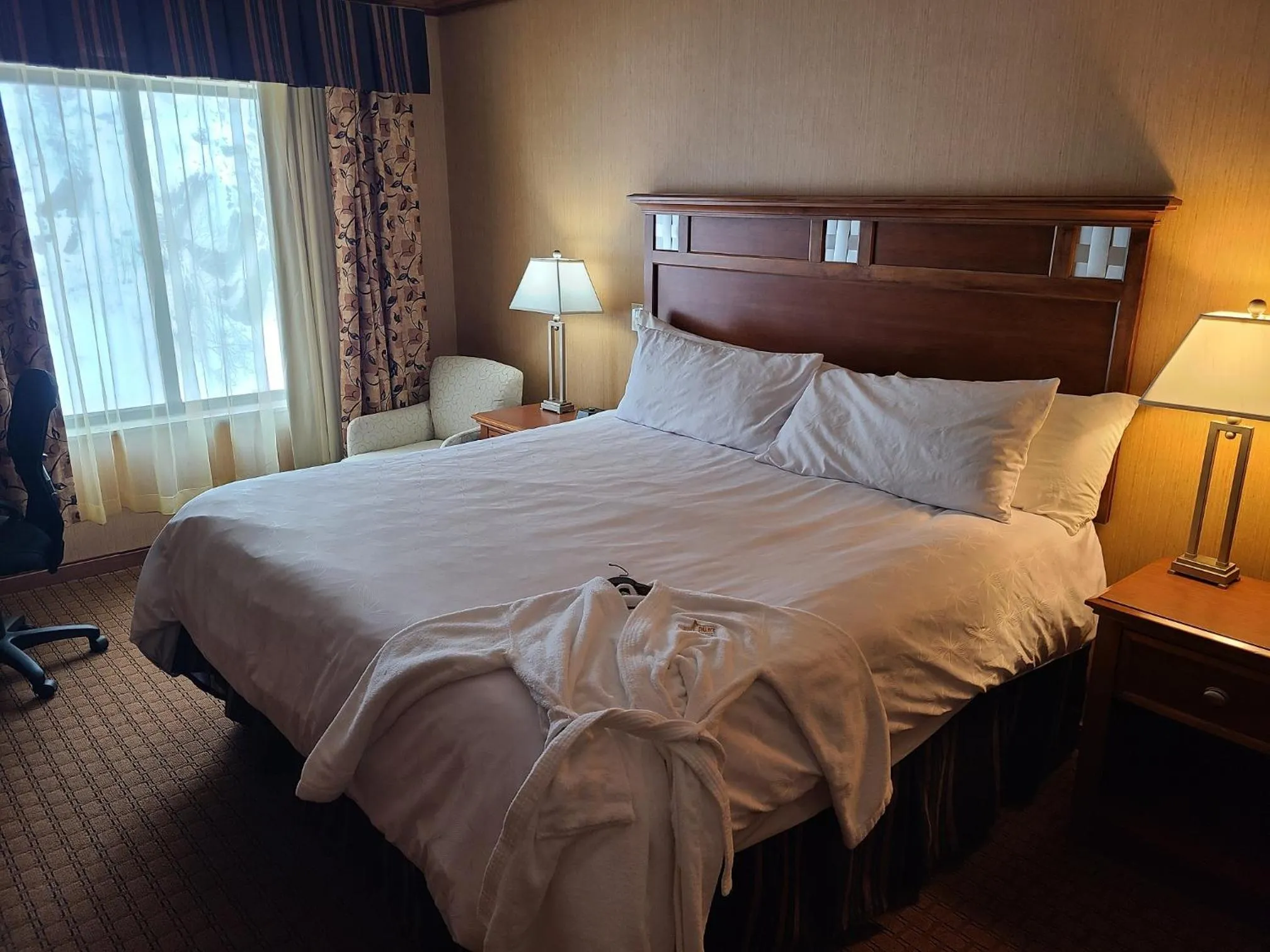 Bed in Mineral Palace Hotel & Gaming