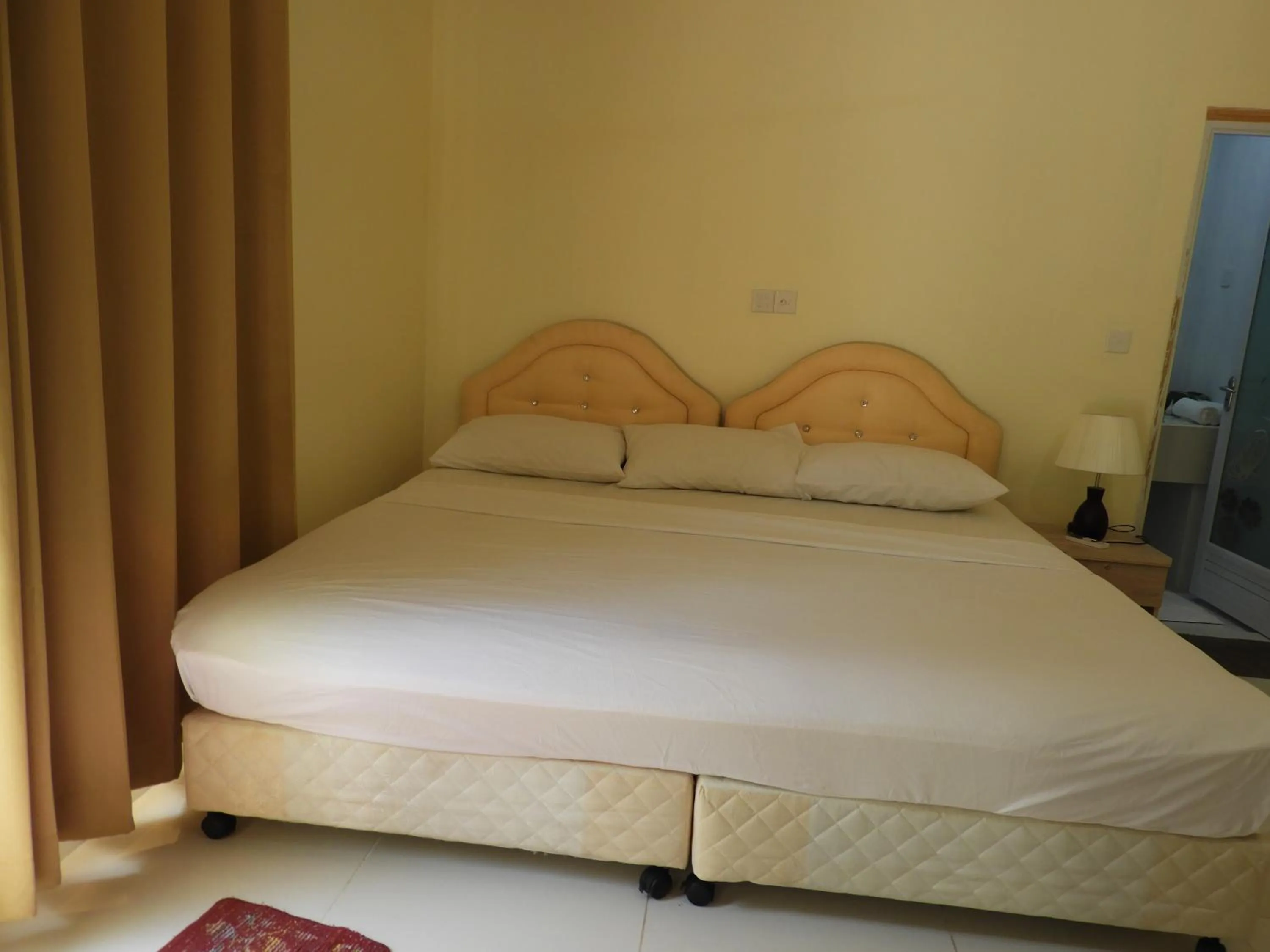 Bed in Karaa Village