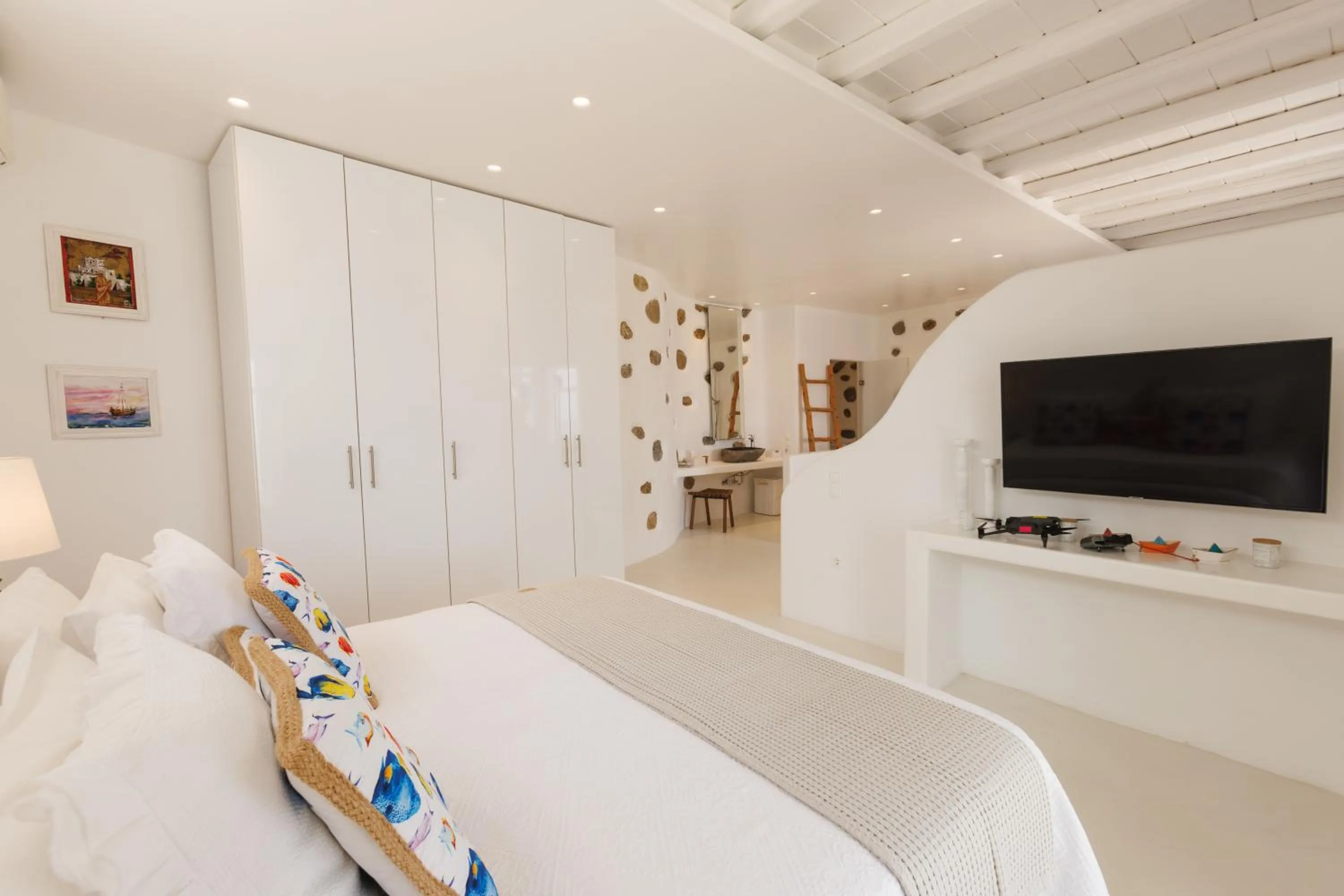 Bed in Diana Villa Mykonos