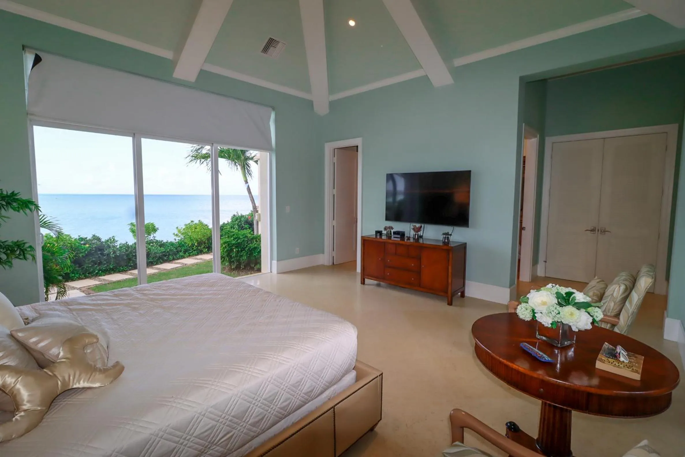 View (from property/room), Bed in Siboney Beach Club