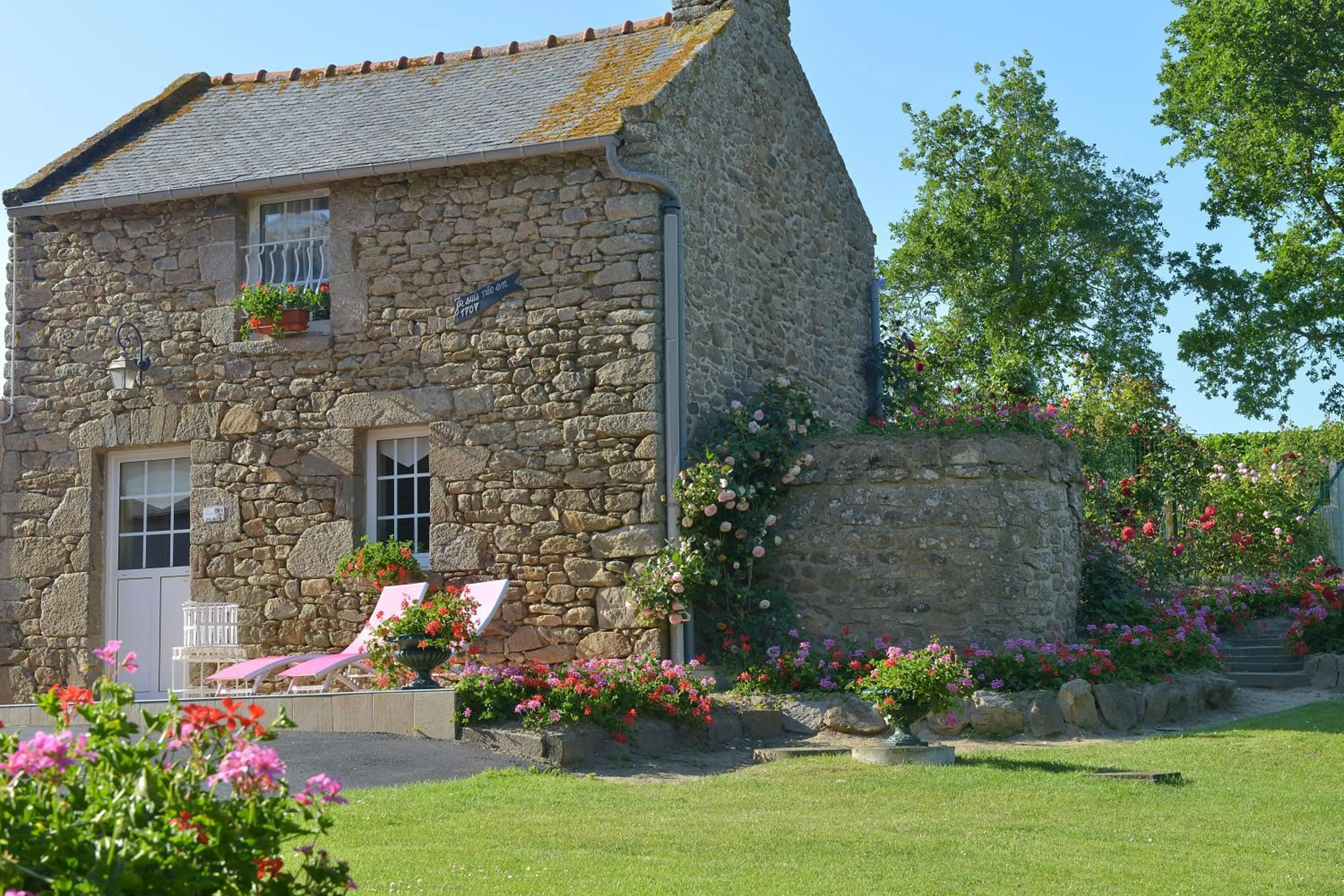 Garden in Hostellerie de la Motte jean