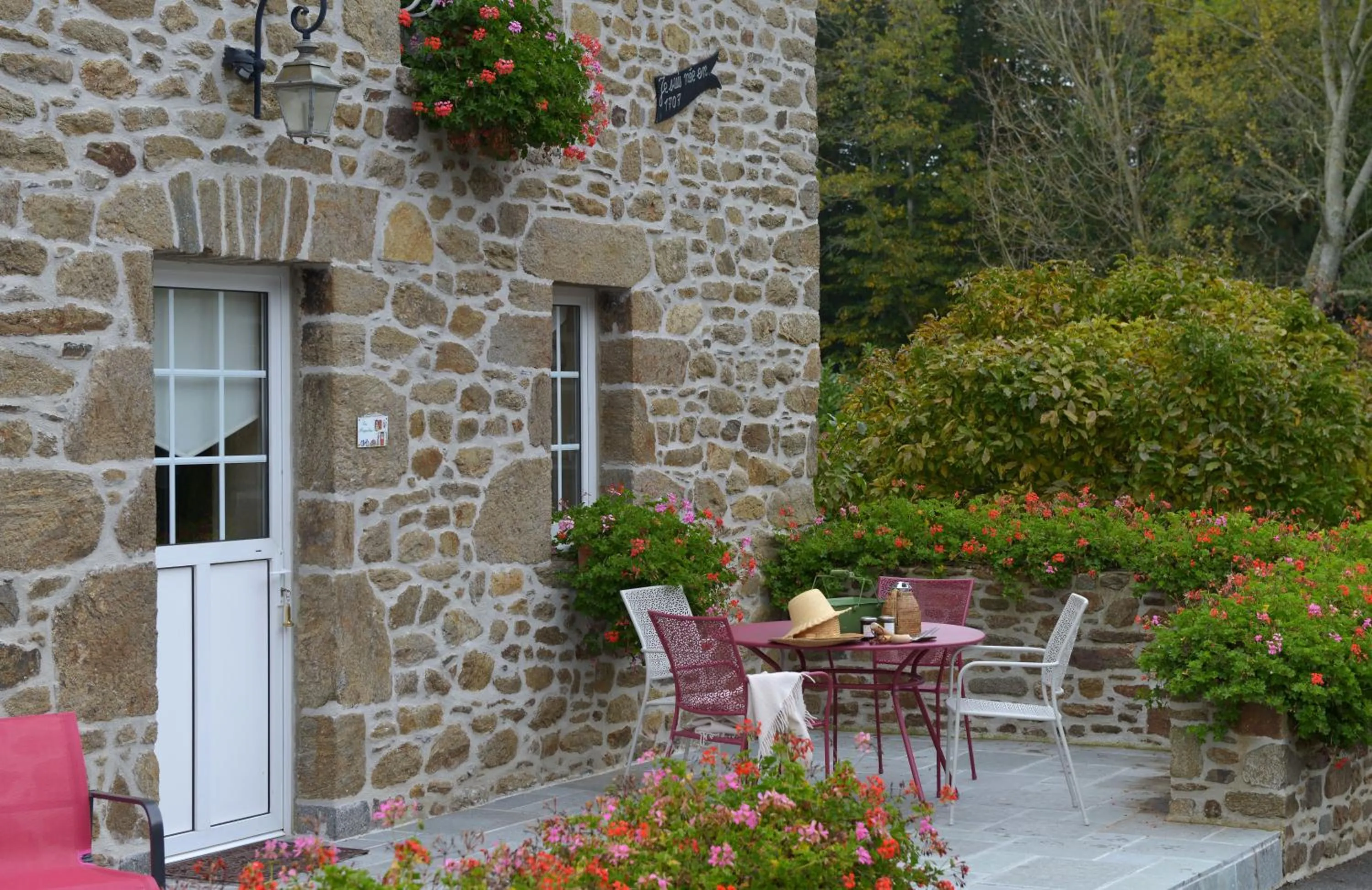 Garden view in Hostellerie de la Motte jean