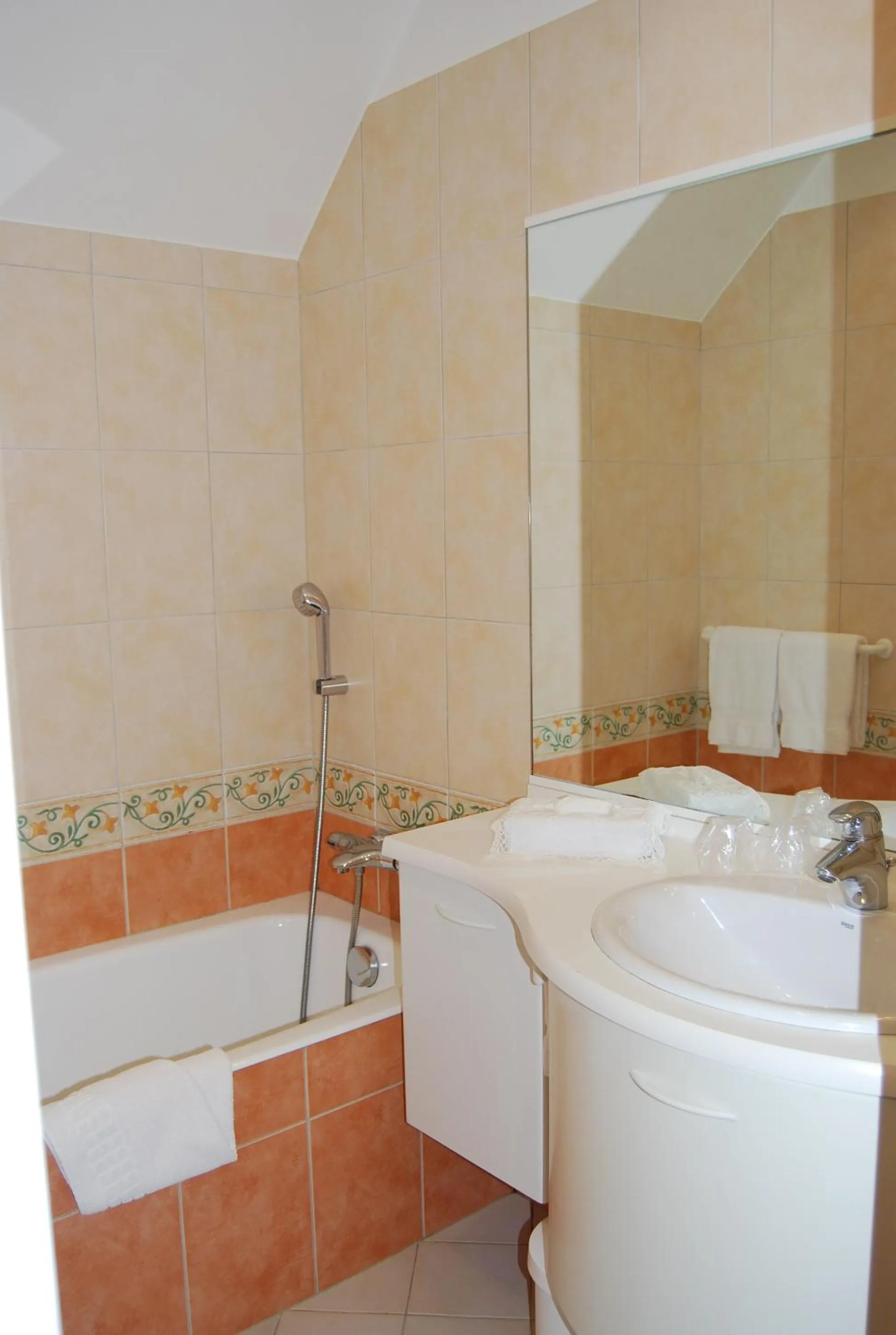 Twin Room in Hostellerie de la Motte jean