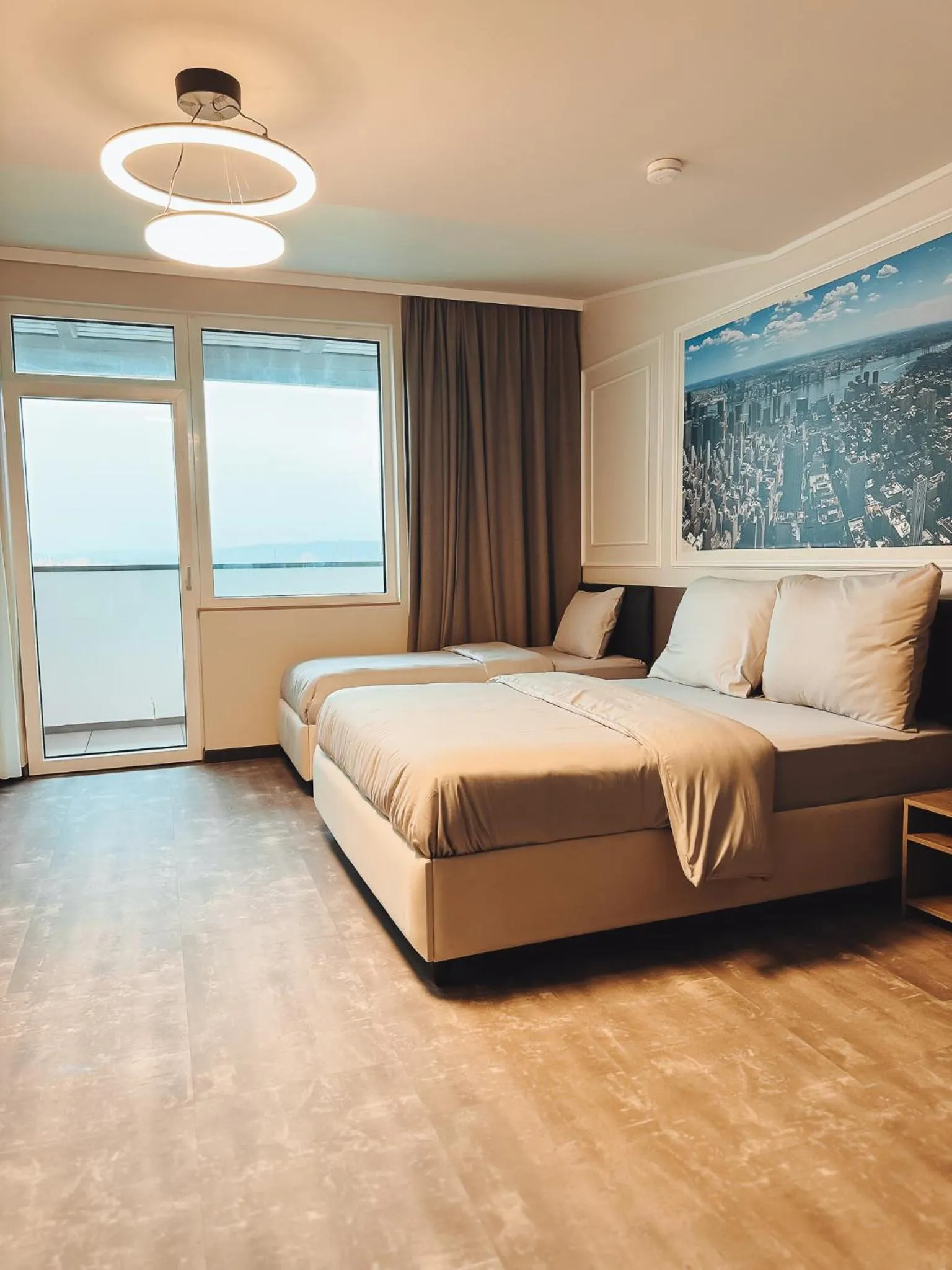 Bed in F Hotel 24h Check-In