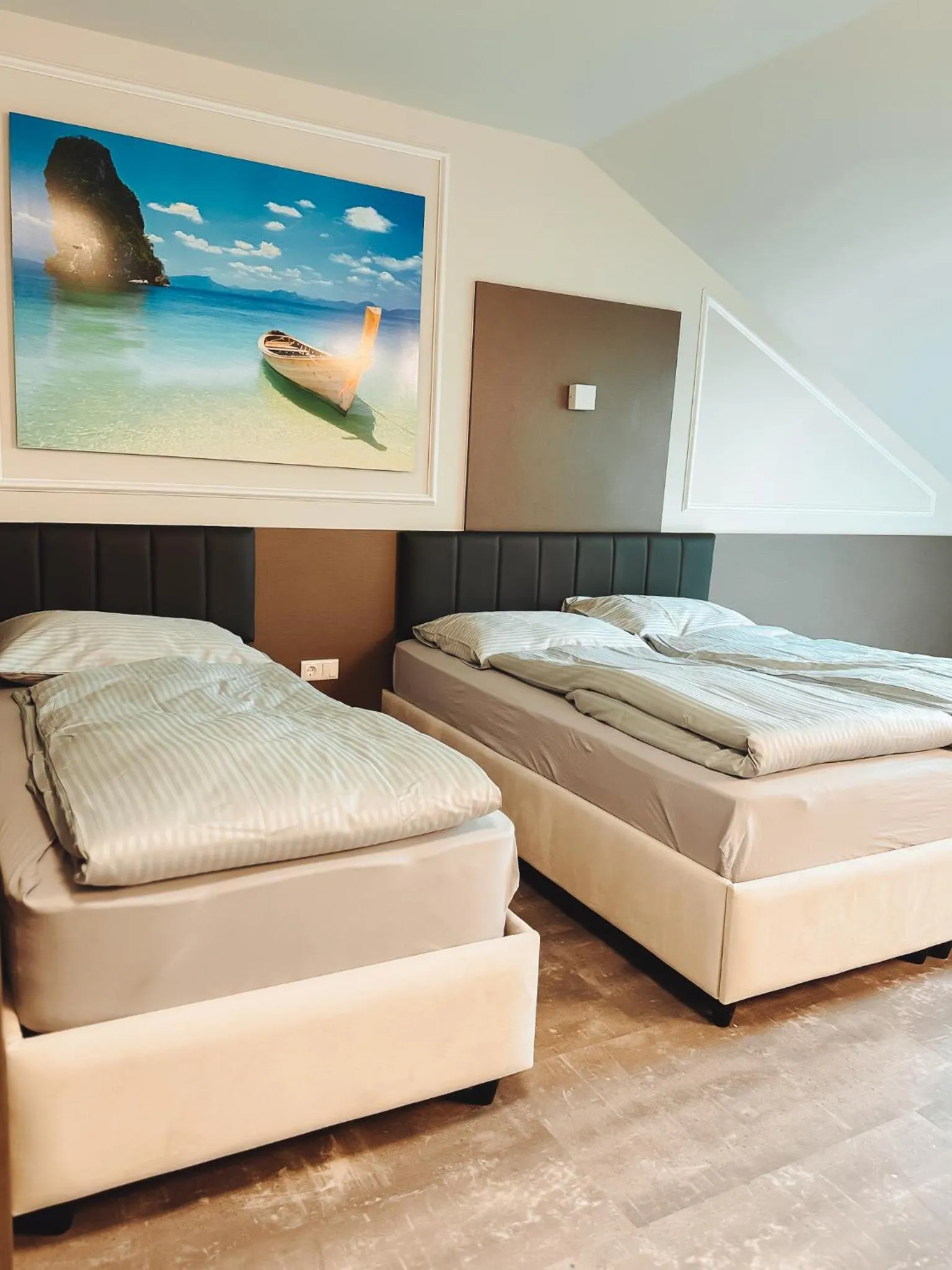 Bed in F Hotel 24h Check-In