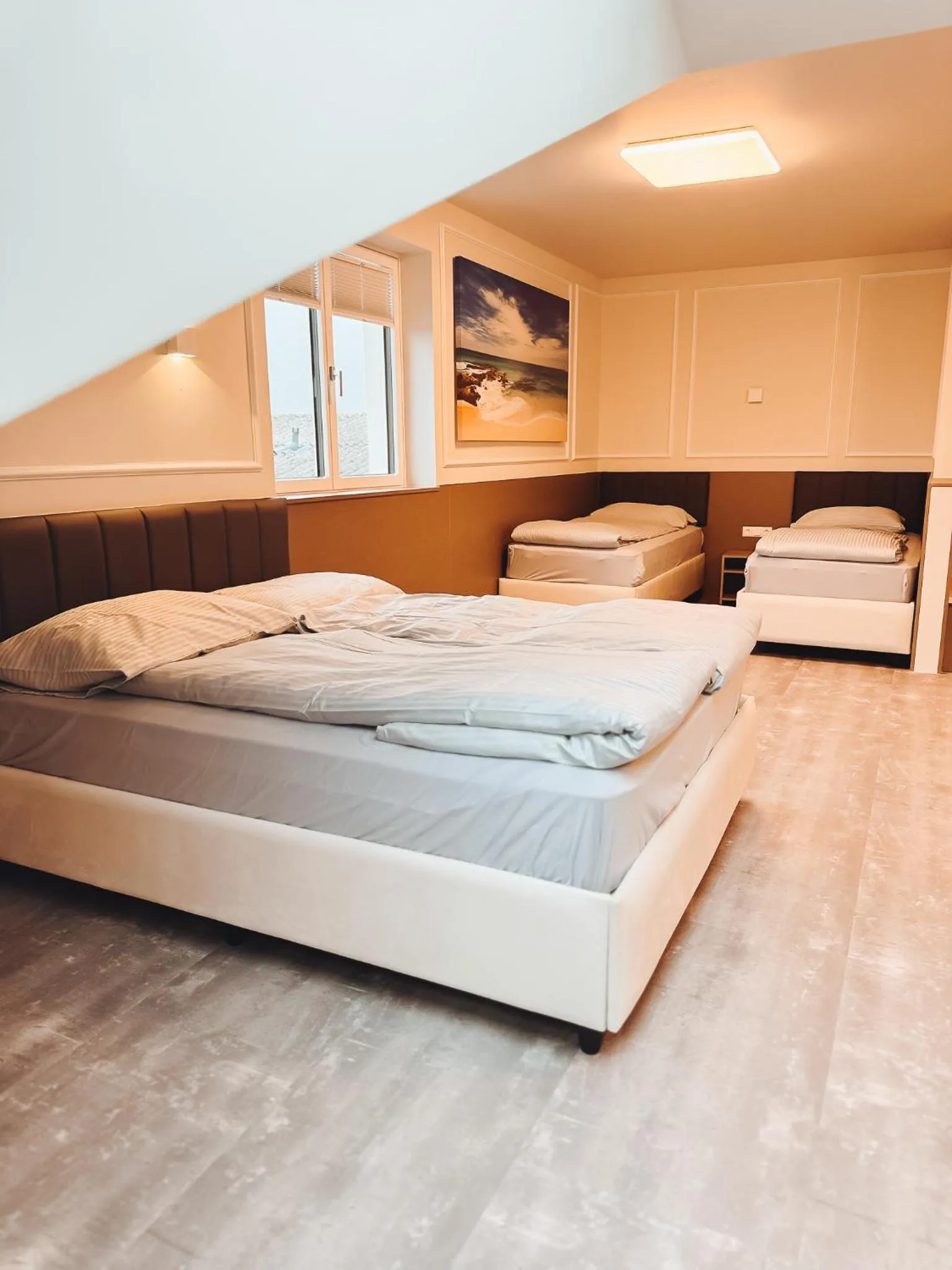 Bed in F Hotel 24h Check-In