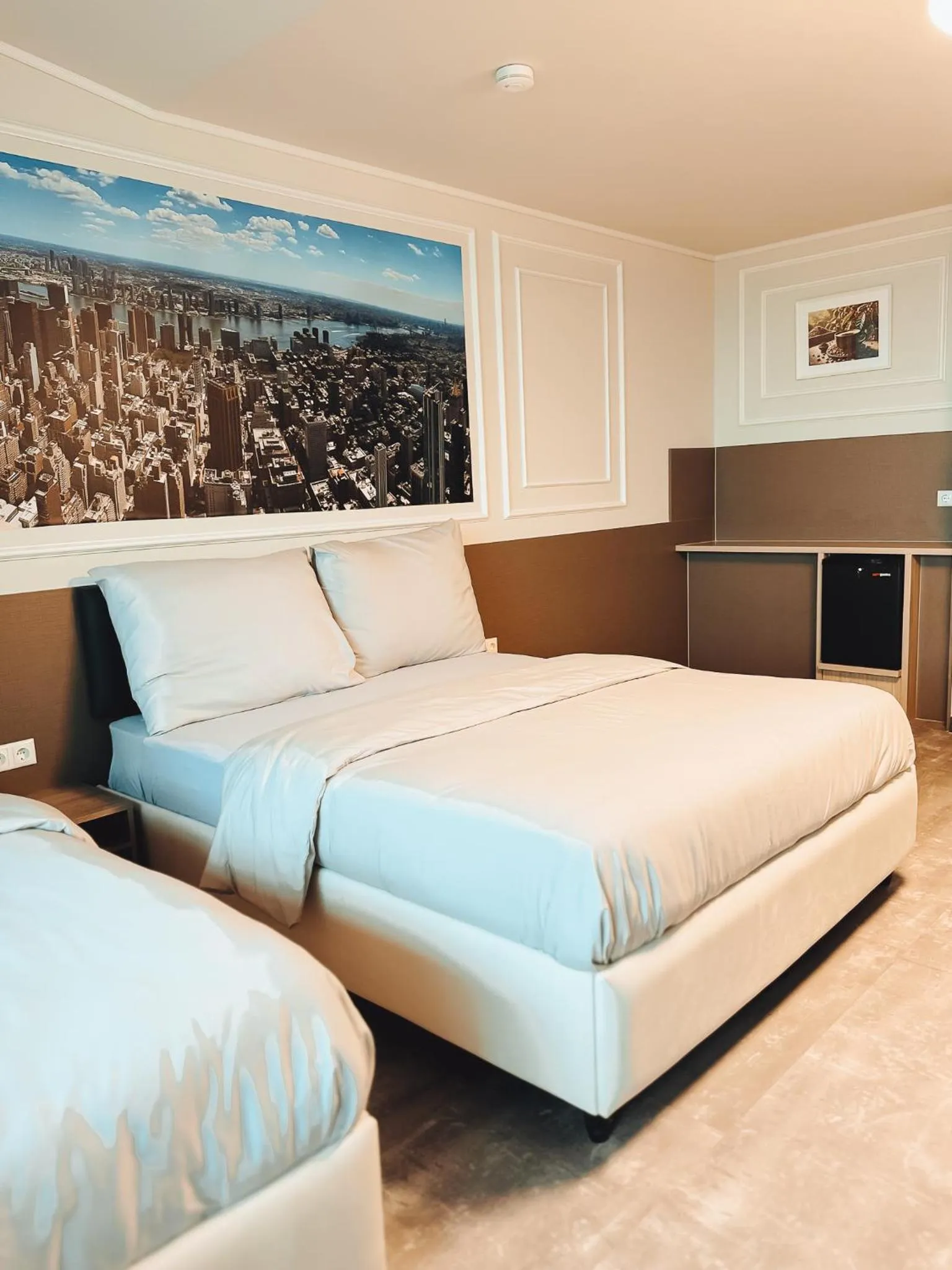 Bed in F Hotel 24h Check-In