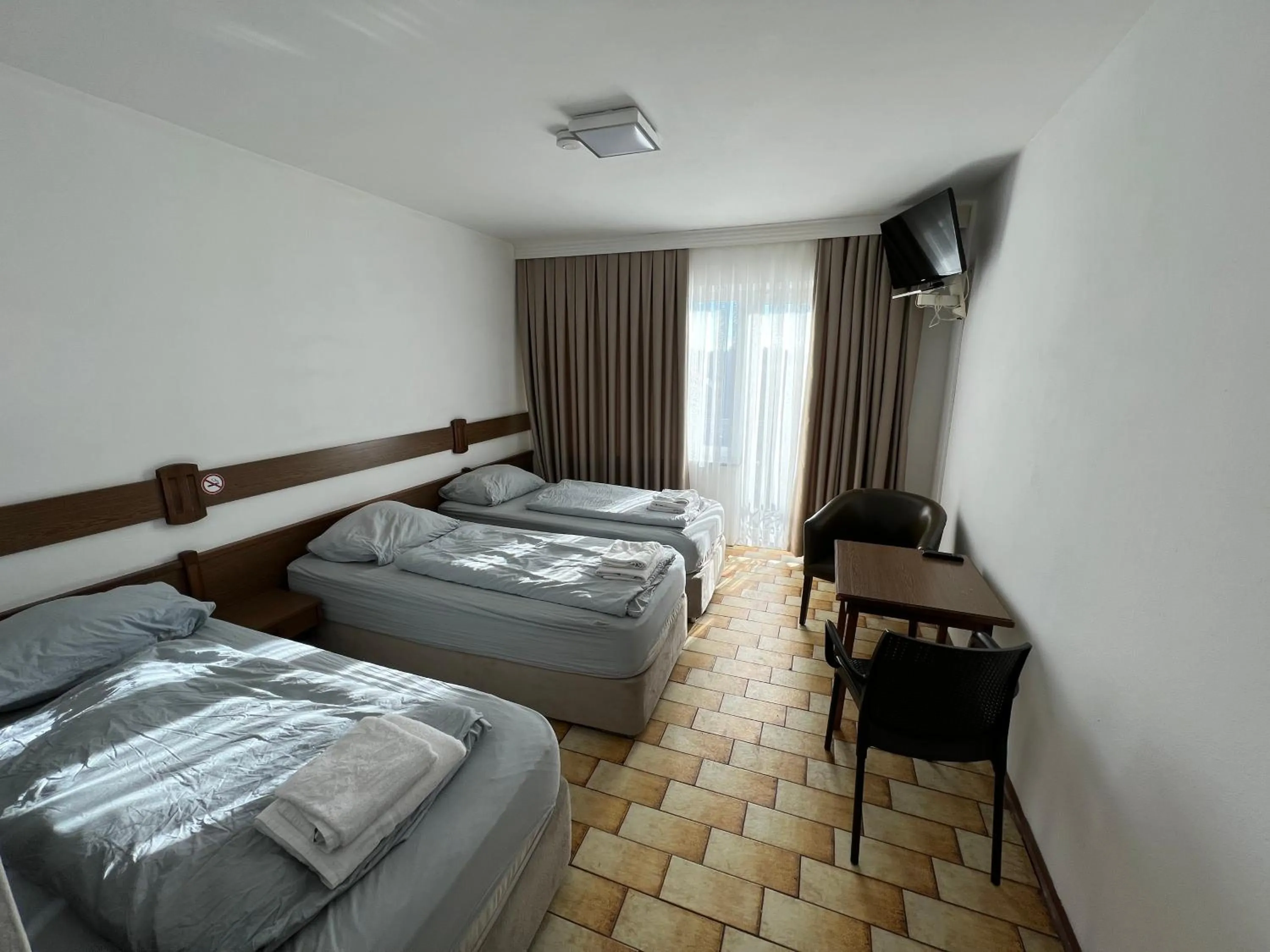 Bed in F Hotel 24h Check-In