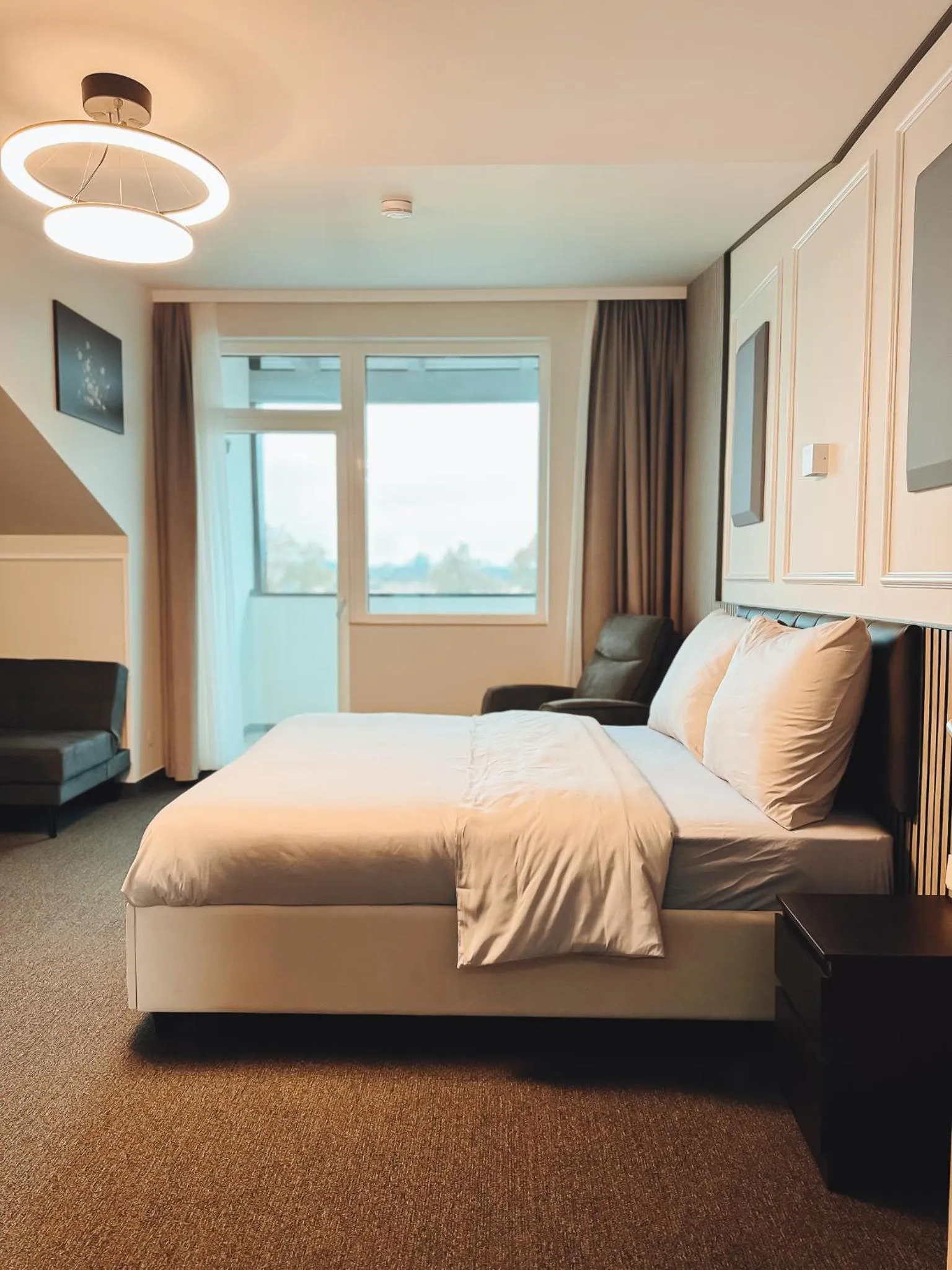 Bed in F Hotel 24h Check-In