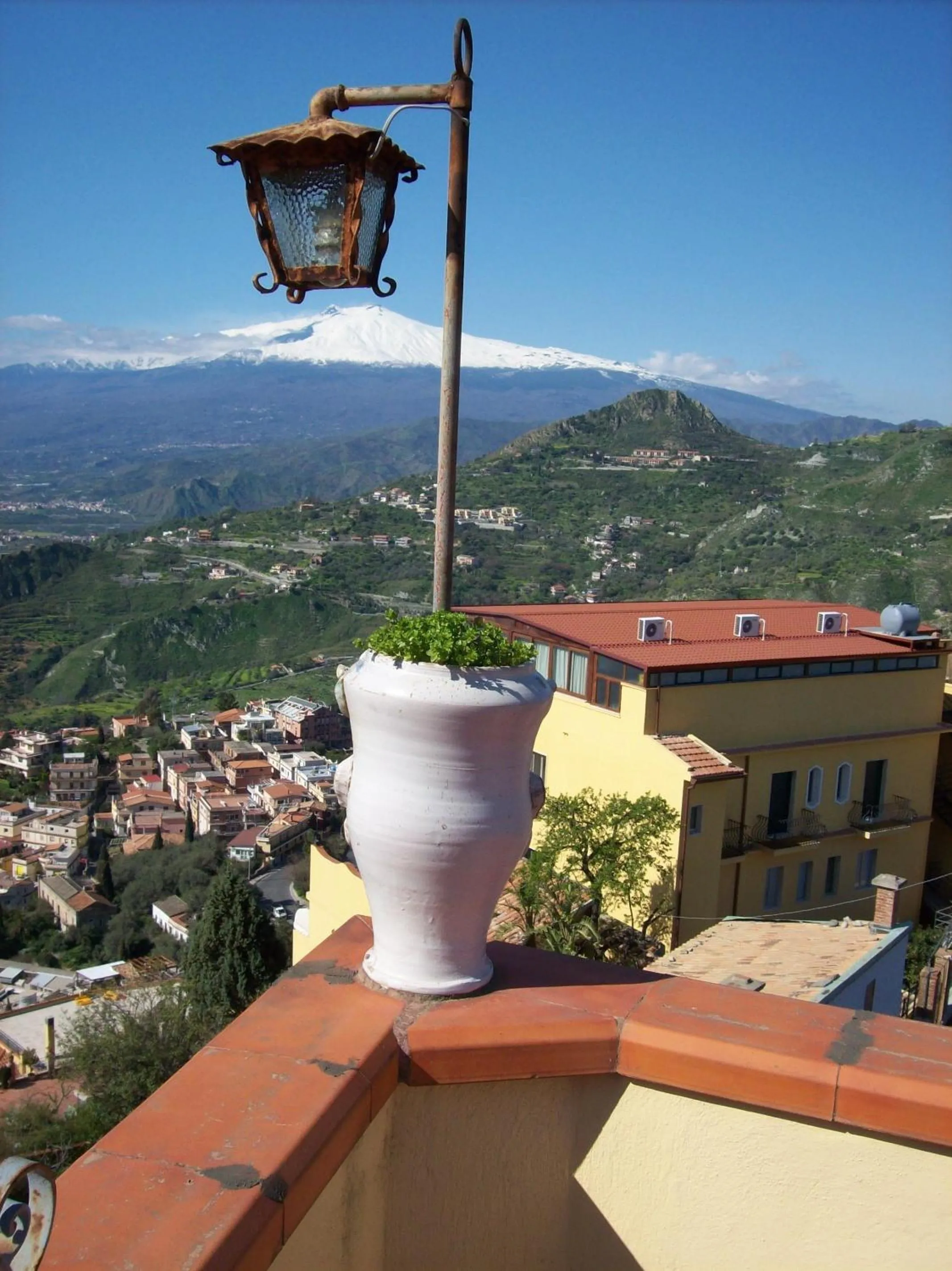 Bird's eye view in B&B U Palmentu