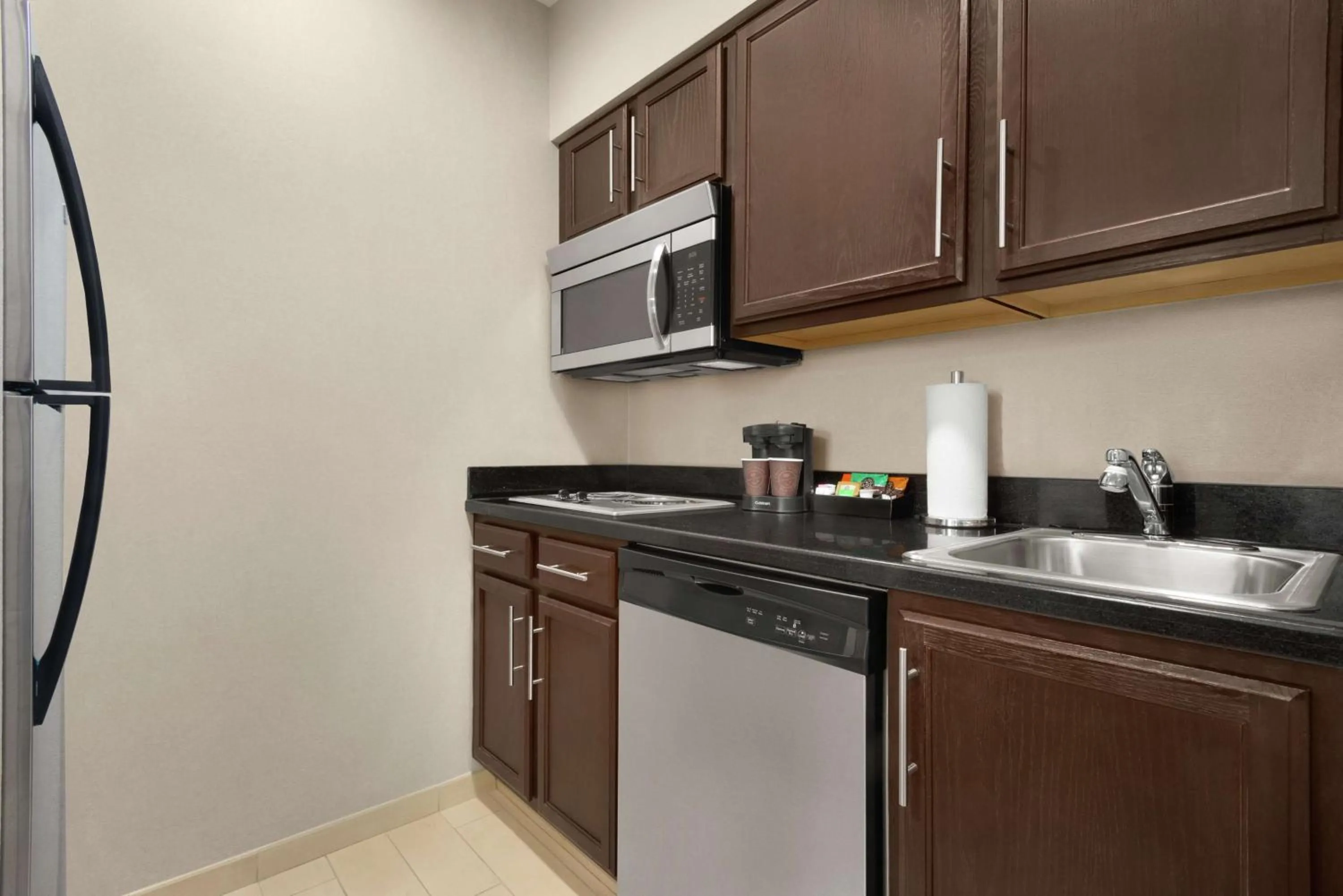 Kitchen or kitchenette in Homewood Suites Fort Wayne