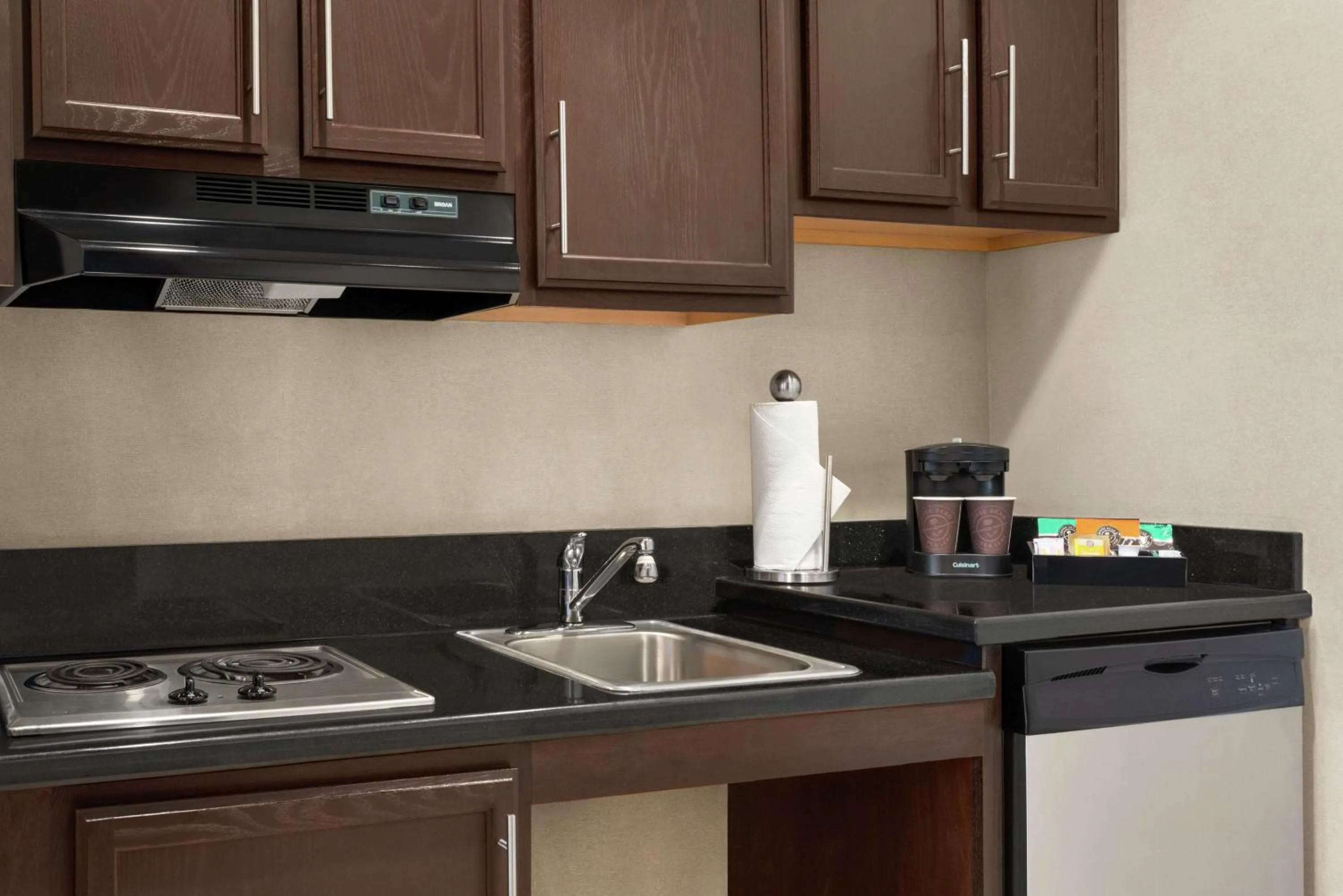 Kitchen or kitchenette in Homewood Suites Fort Wayne