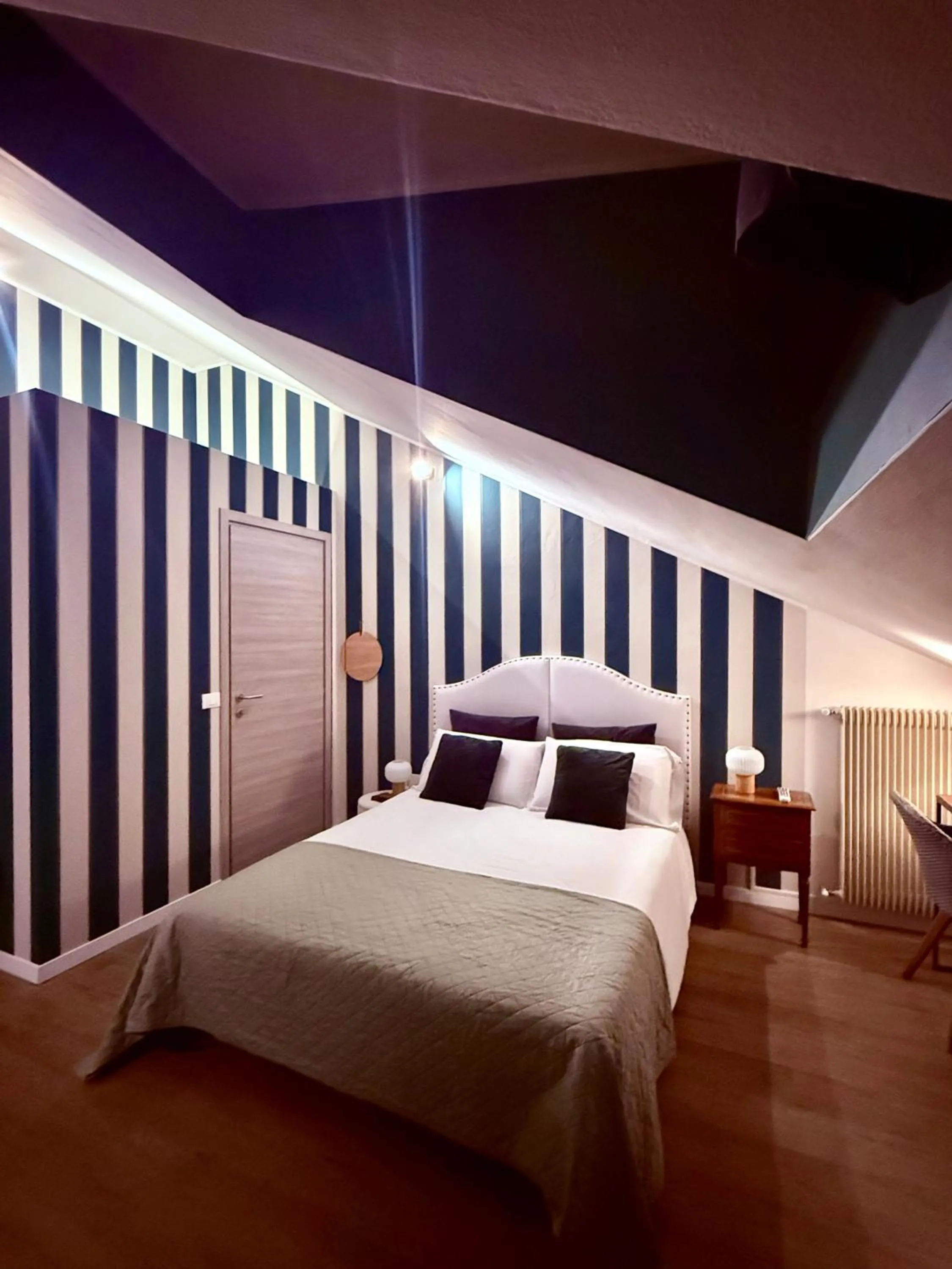 Photo of the whole room, Bed in Palazzina300