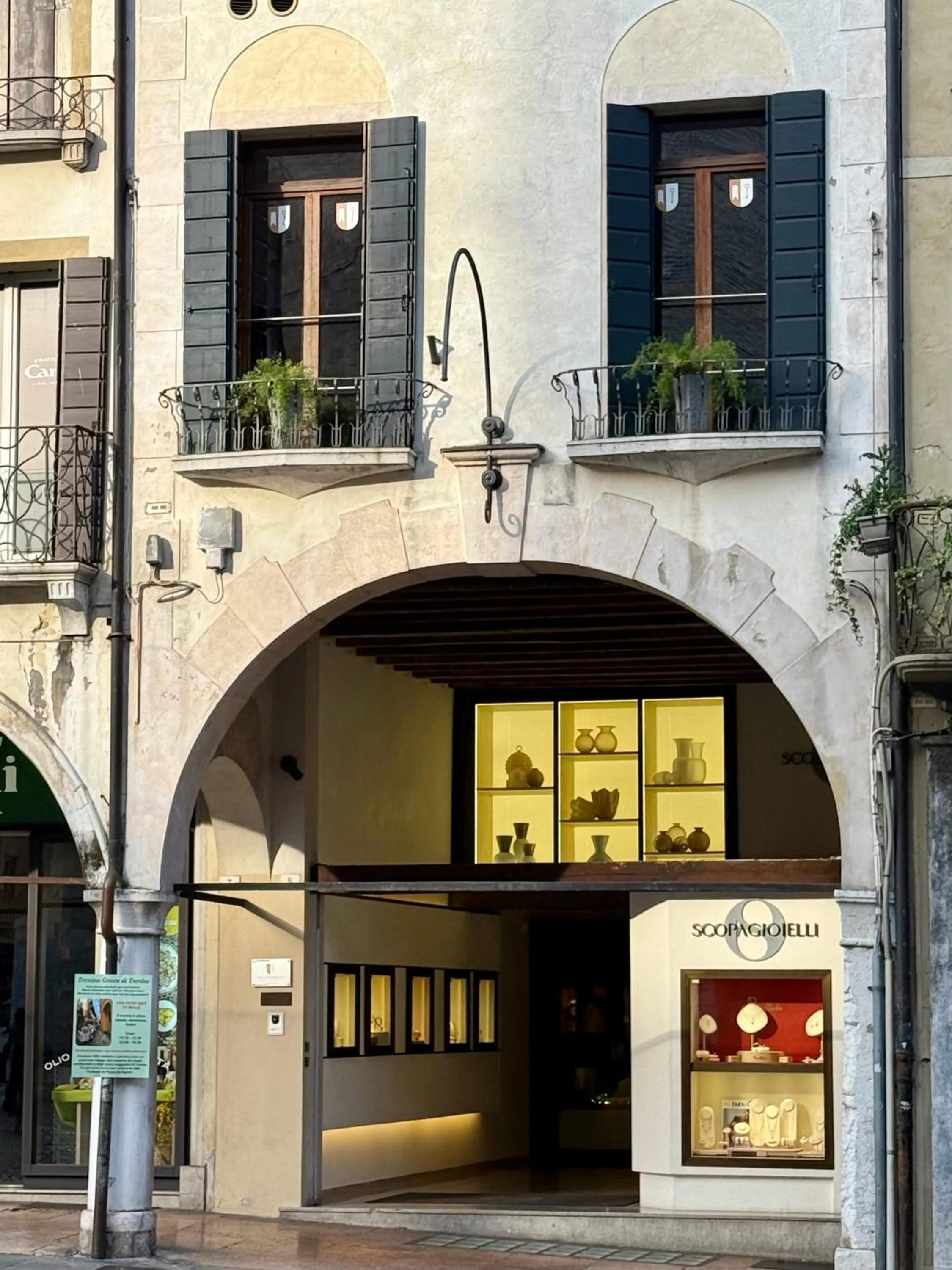 Facade/entrance in Palazzina300