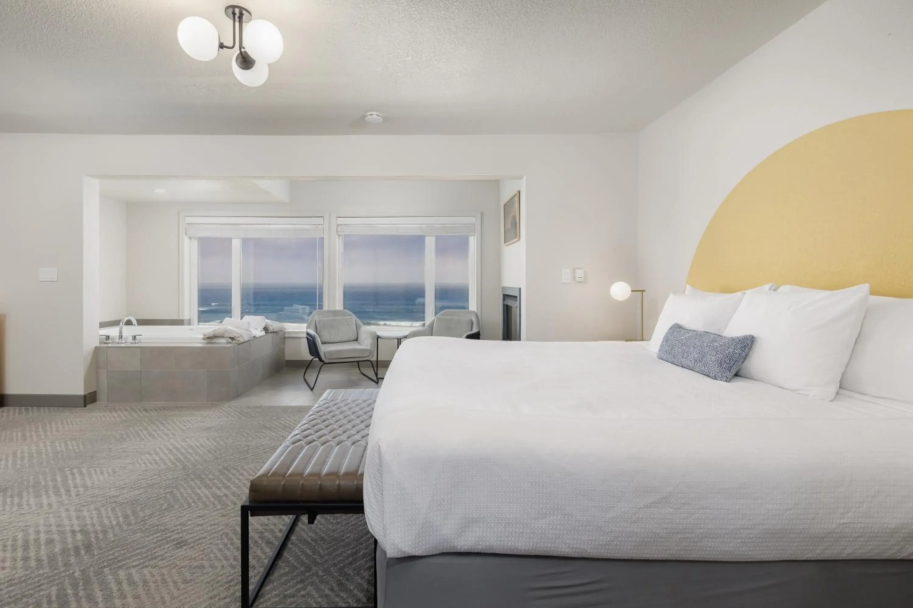 King Suite with Spa Bath in Surfland Hotel King Suite with Spa Bath in Surfland Hotel