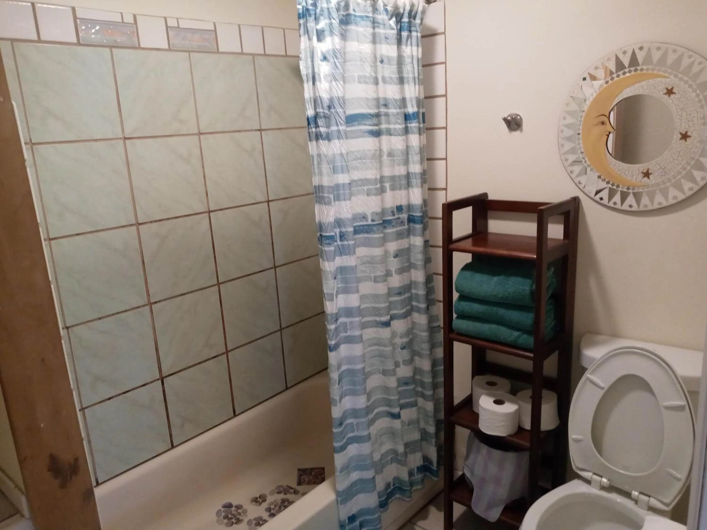 Shower in Aloha Crater Lodge