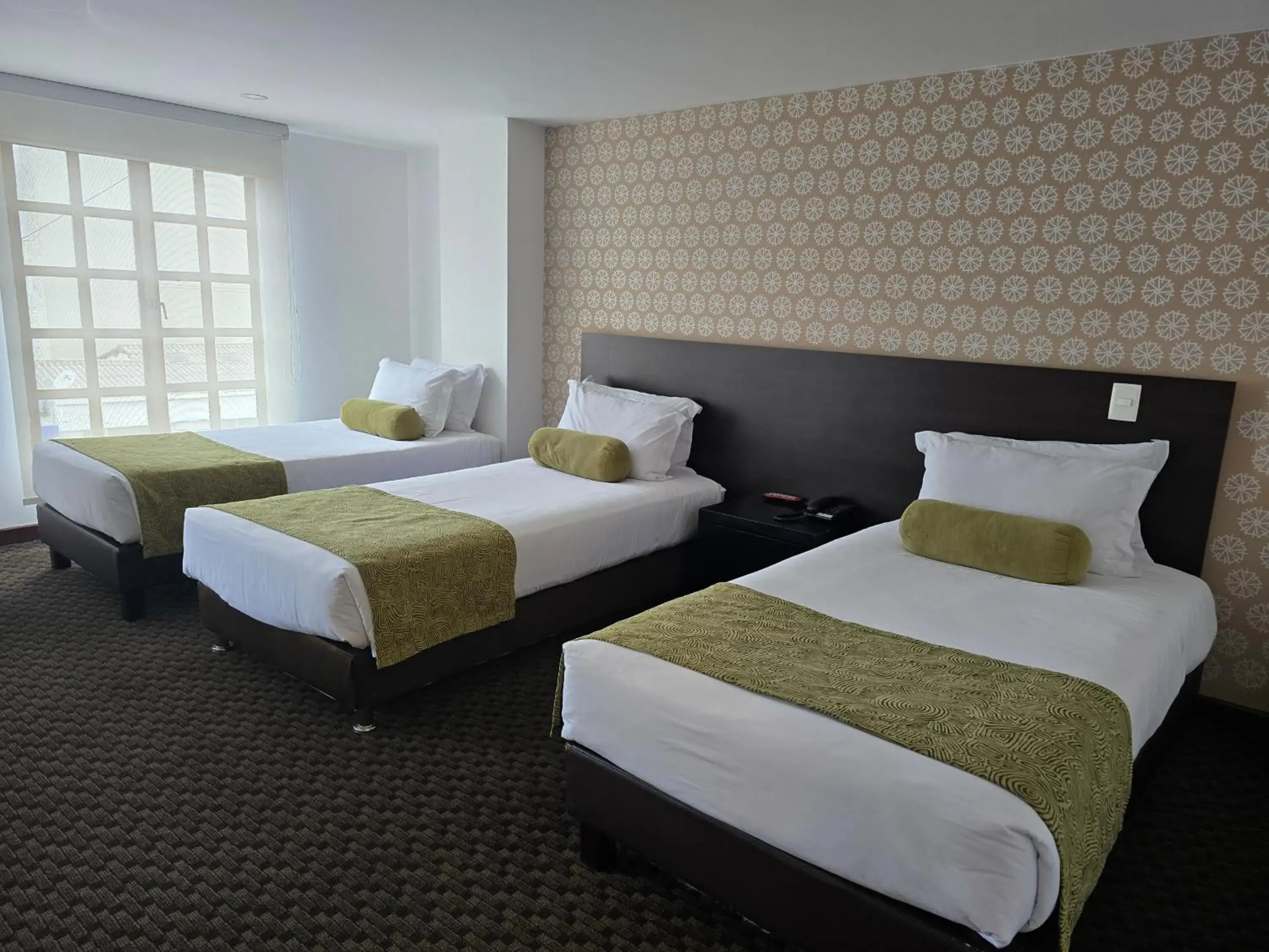 Triple Room in Hotel Castellana 95 Bogota By Hoteles Confort 80 Triple Room in Hotel Castellana 95 Bogota By Hoteles Confort 80