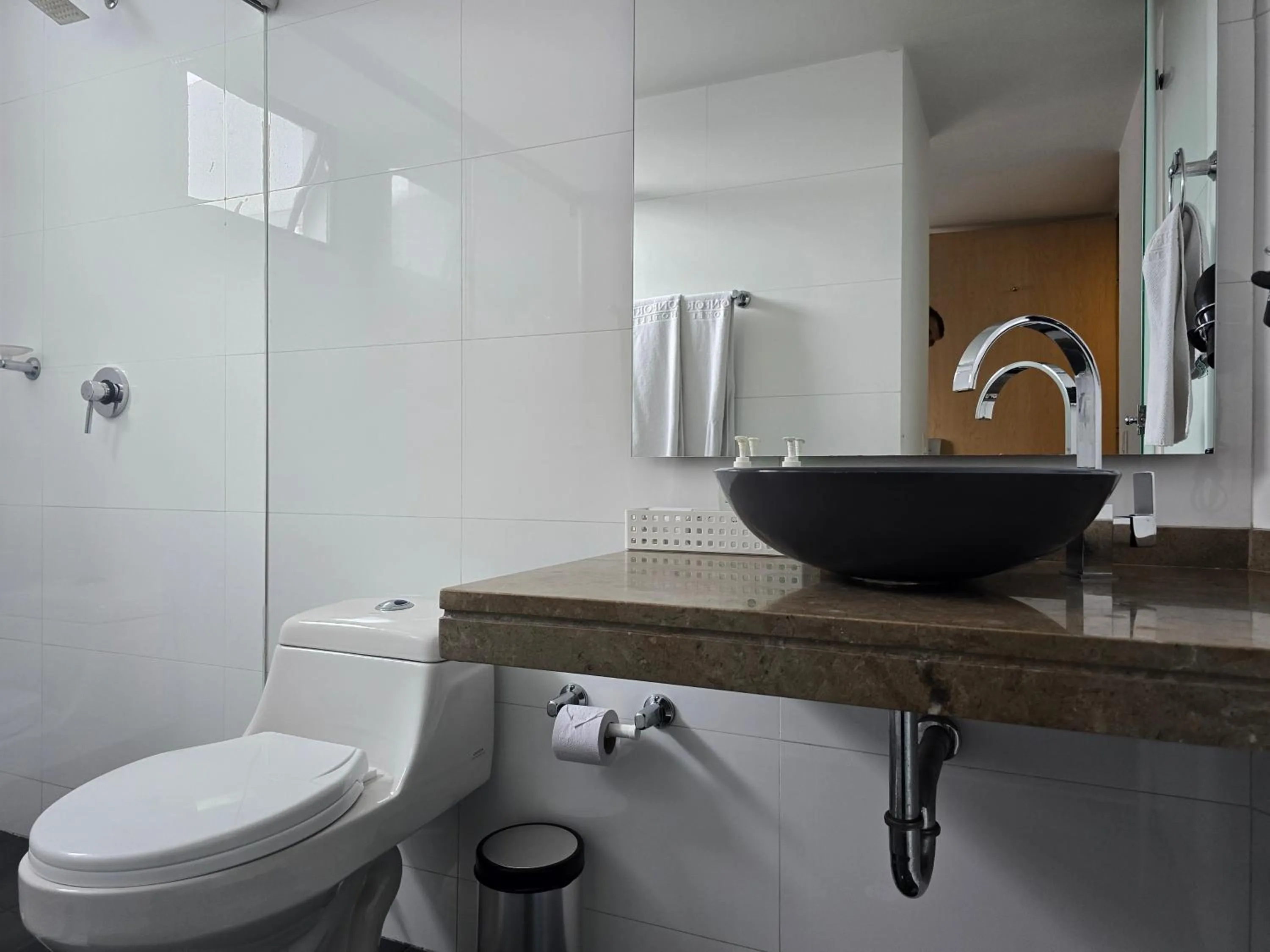 Bathroom in Hotel Castellana 95 Bogota By Hoteles Confort 80