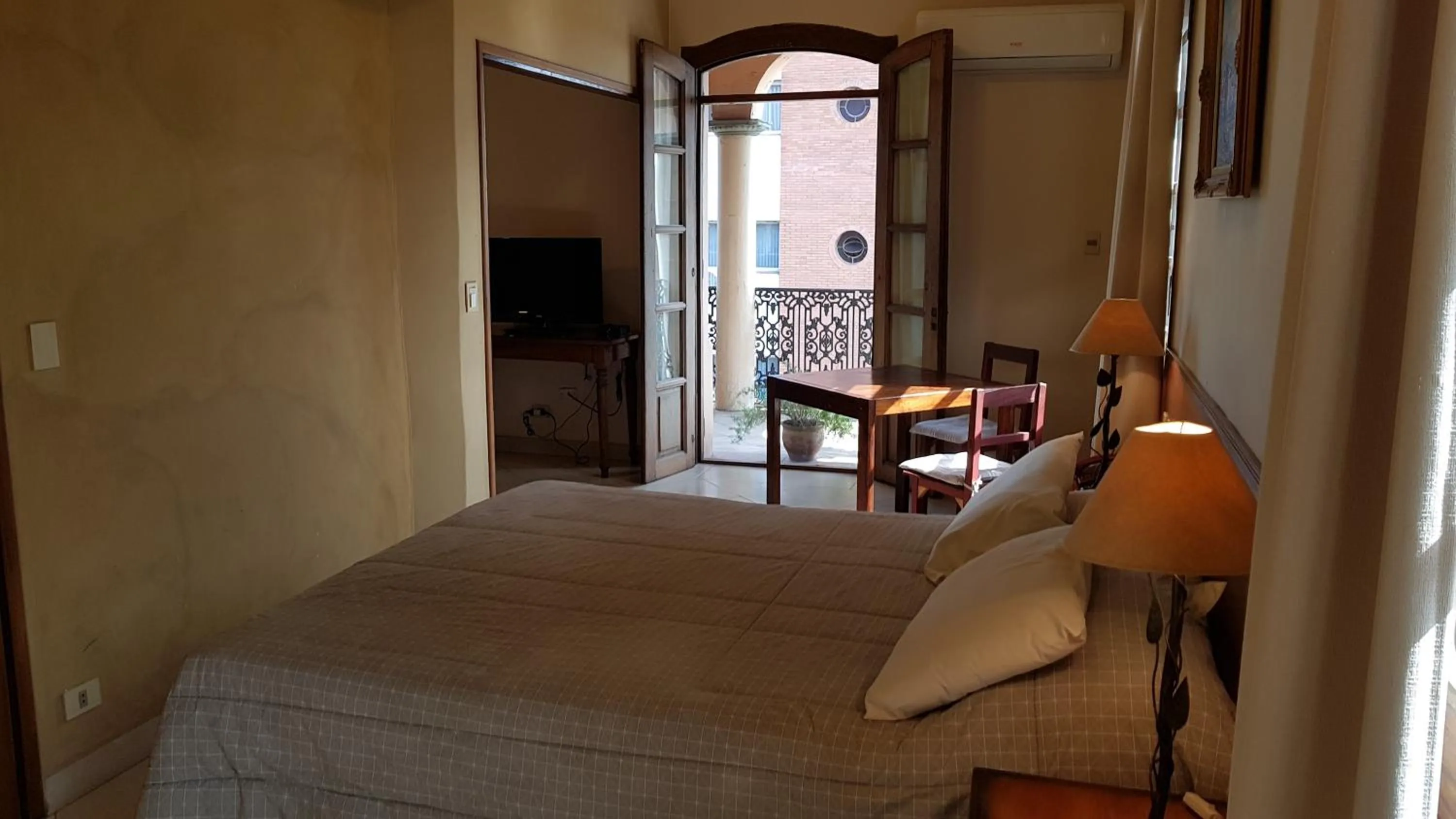 Photo of the whole room, Bed in Asuncion Palace