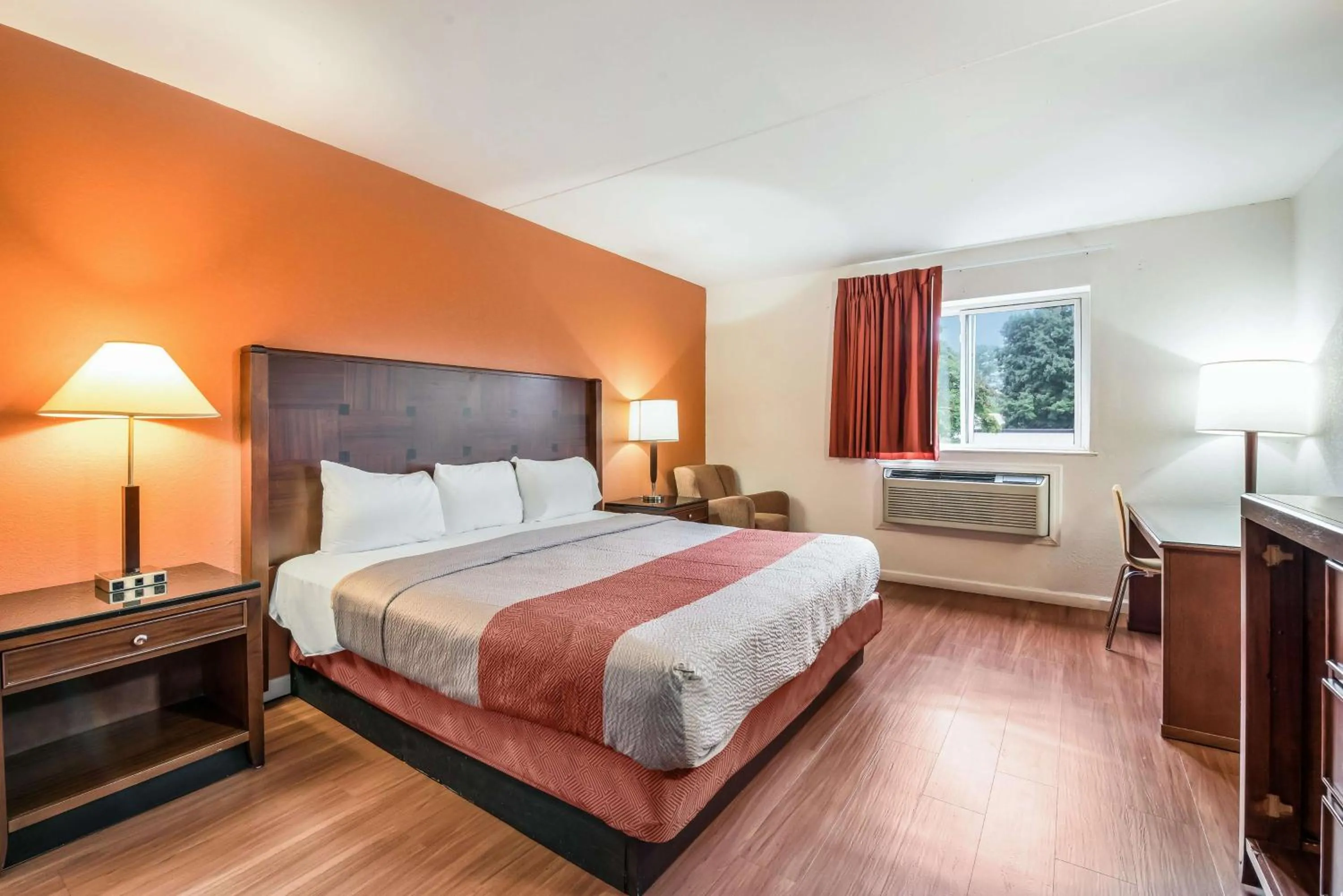 Photo of the whole room, Bed in Motel 6-Tinton Falls, NJ