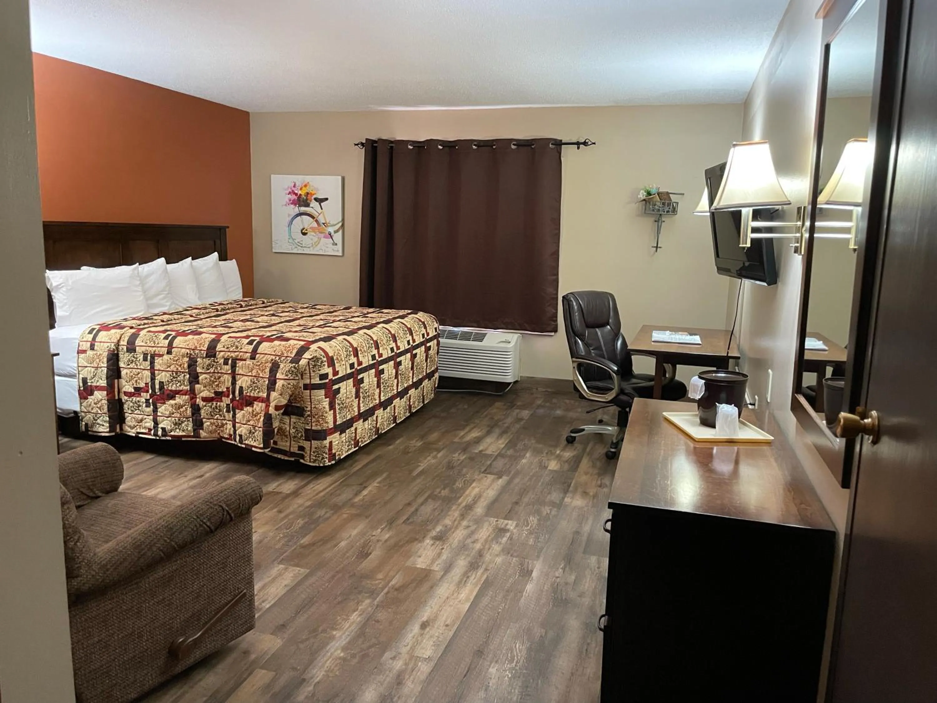 Bed in Southfork Motel