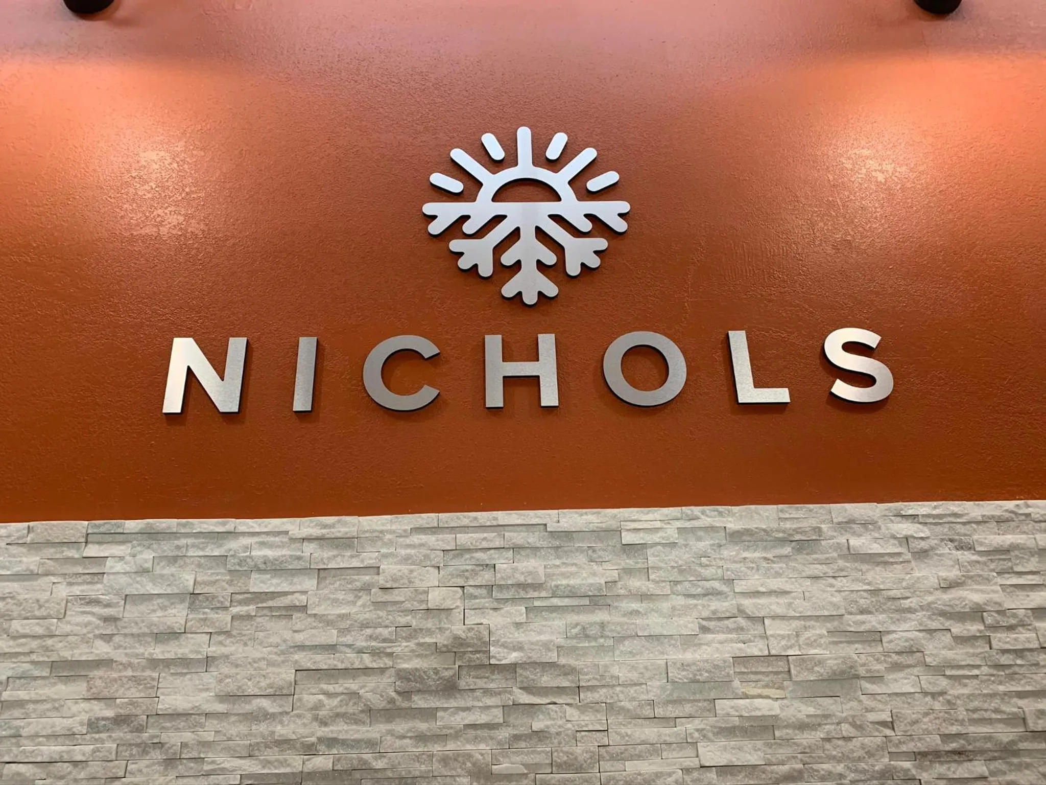 Nichols Inn & Suites