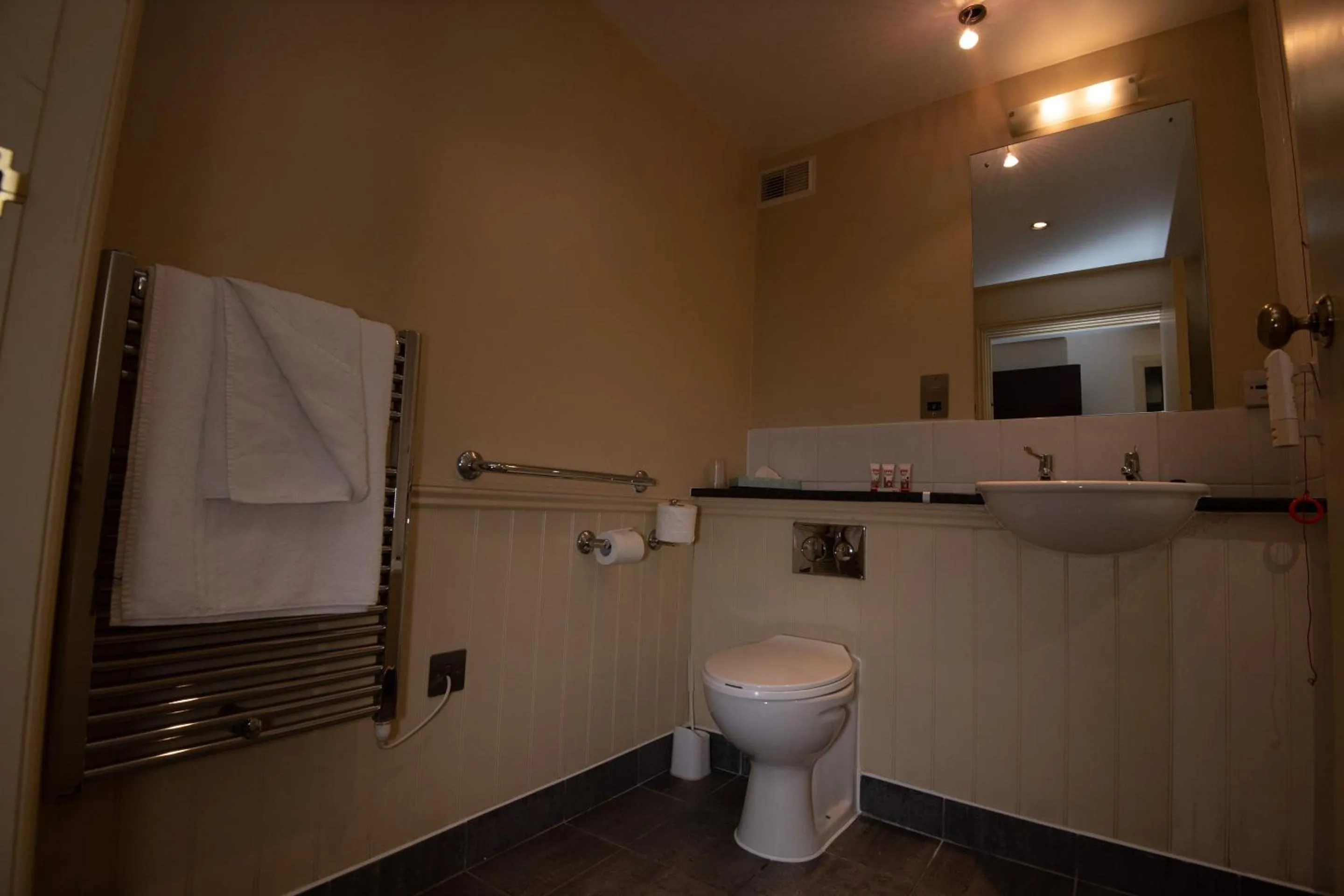 Bedroom in The Bridge House Hotel